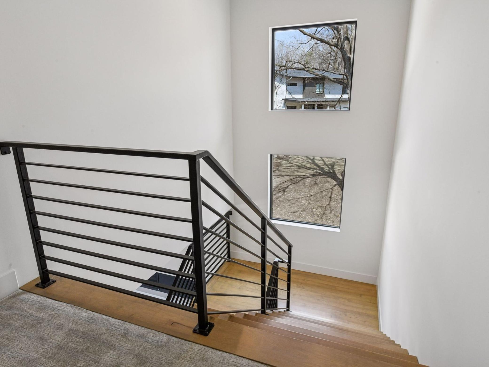 251 Glenbrook Road N