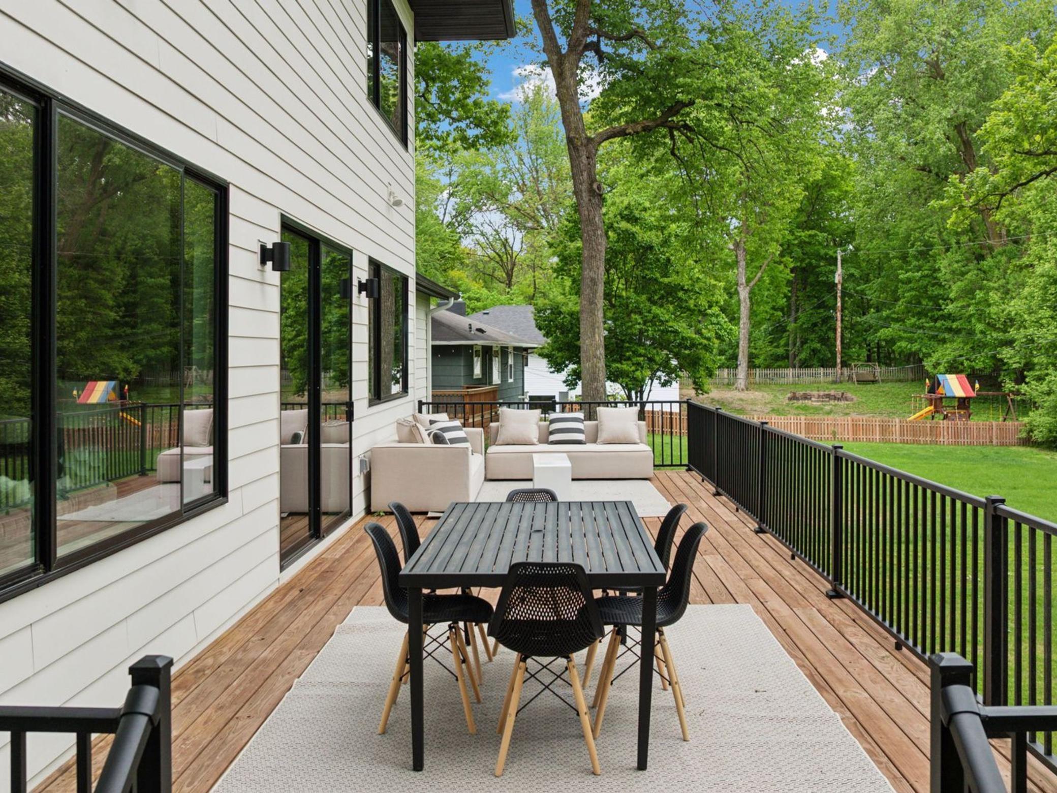 251 Glenbrook Road N