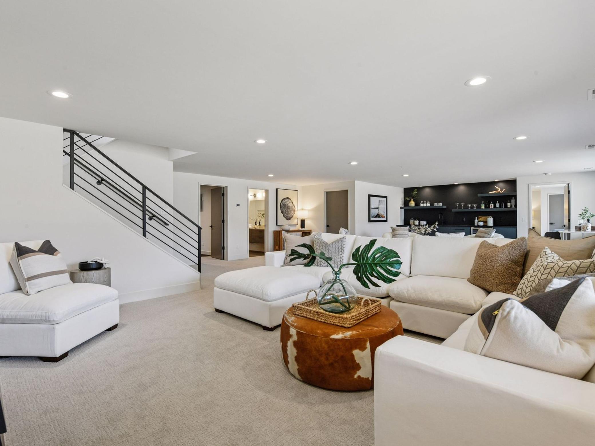 251 Glenbrook Road N