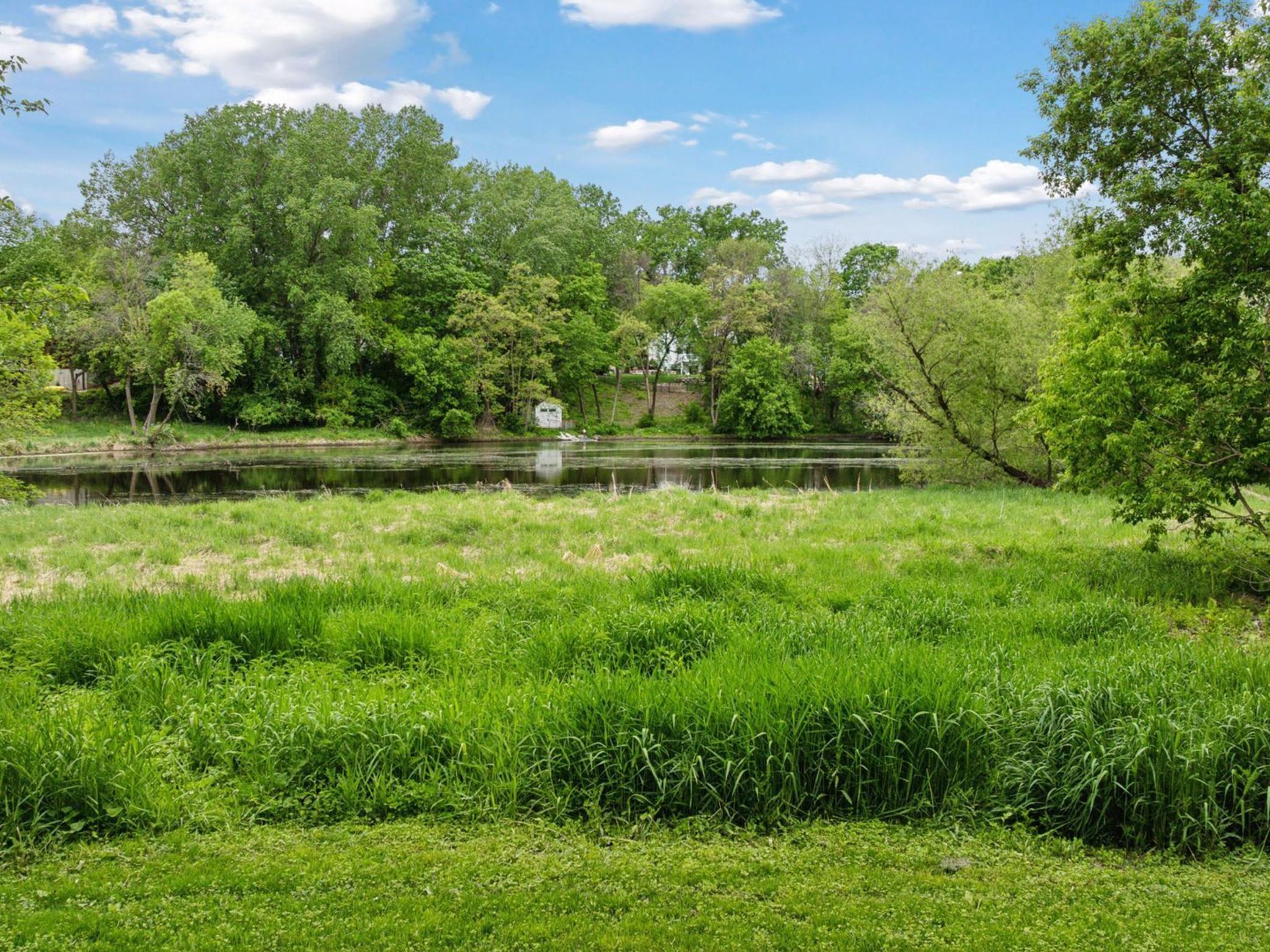 251 Glenbrook Road N