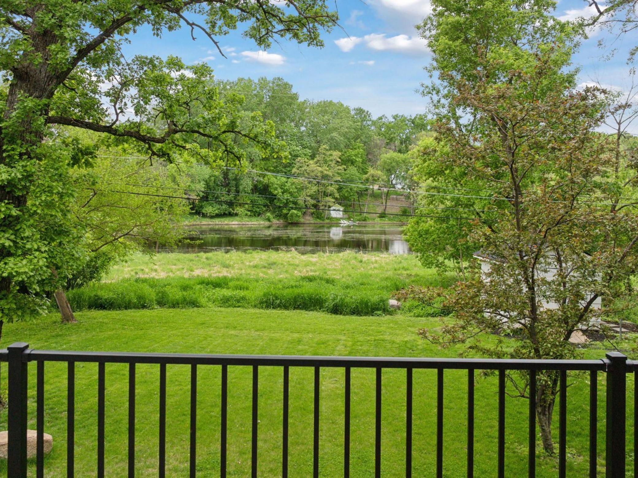 251 Glenbrook Road N