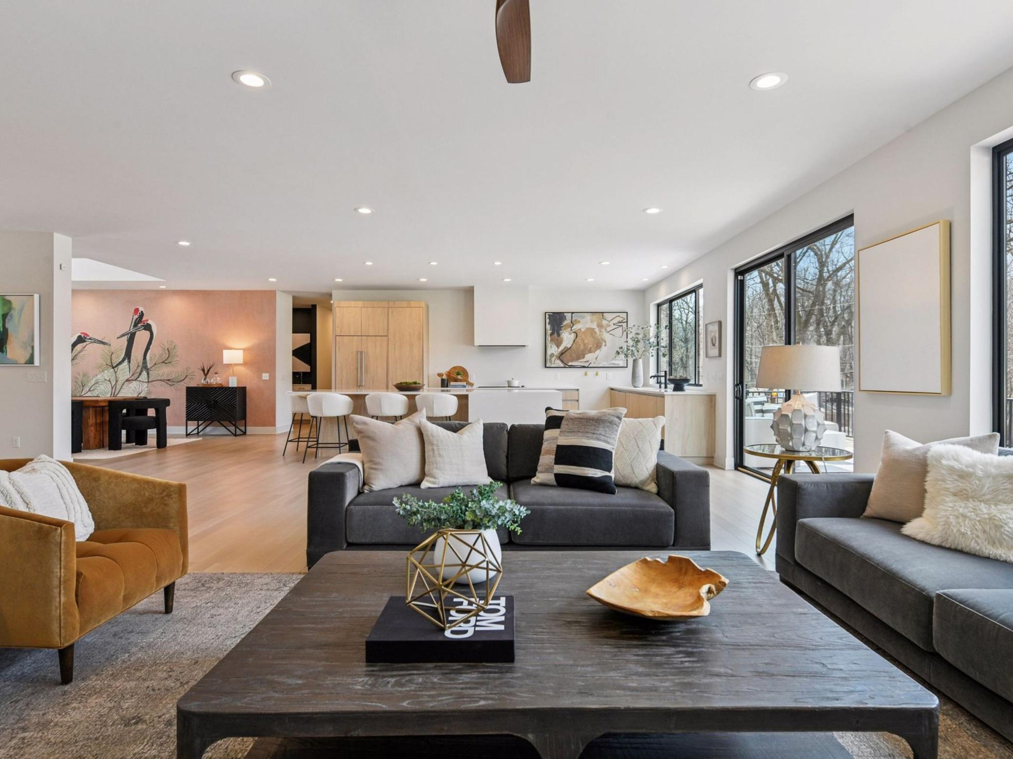 251 Glenbrook Road N