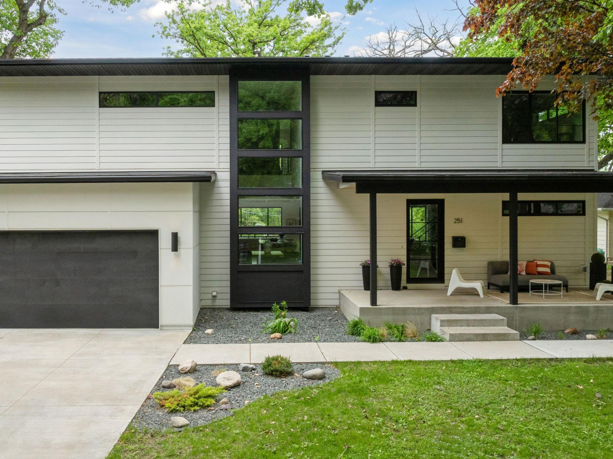 251 Glenbrook Road N