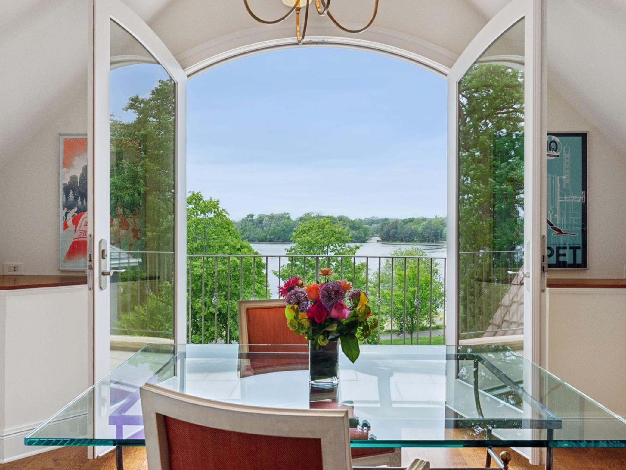 2683 E Lake Of The Isles Parkway