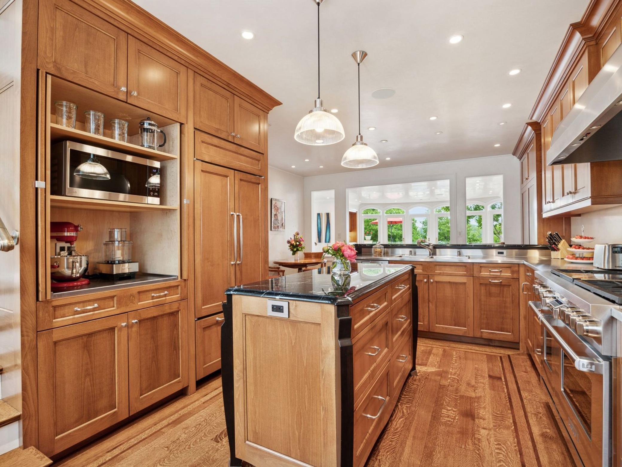 2683 E Lake Of The Isles Parkway