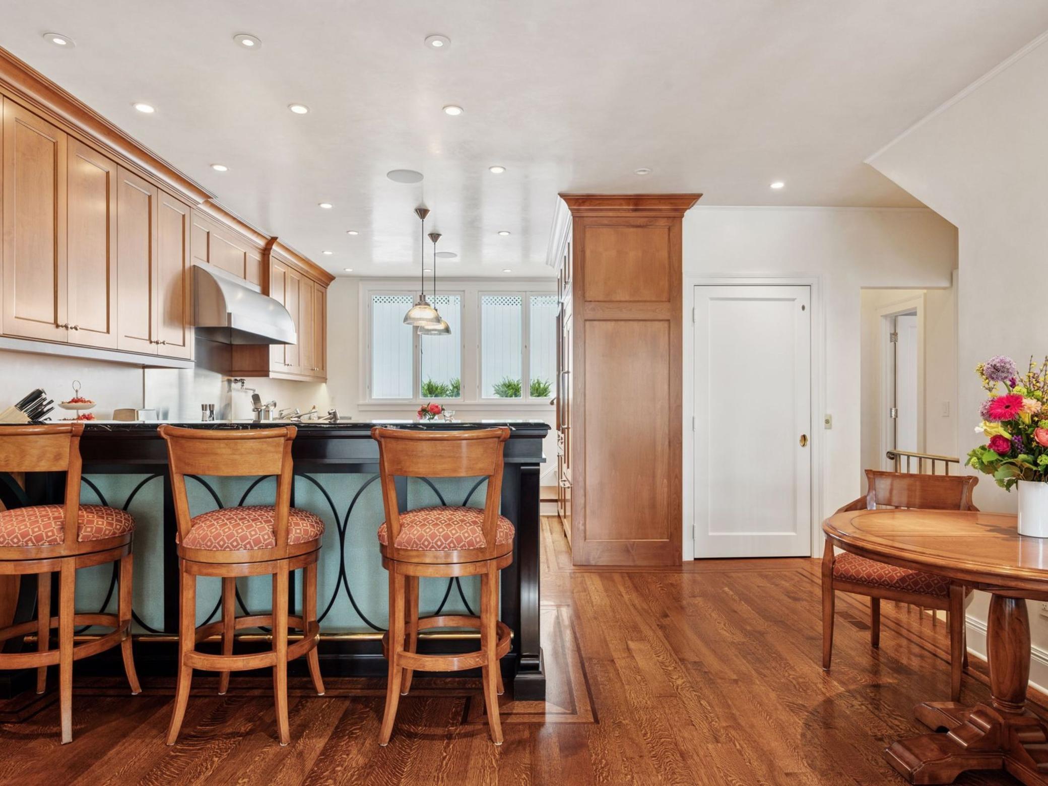 2683 E Lake Of The Isles Parkway