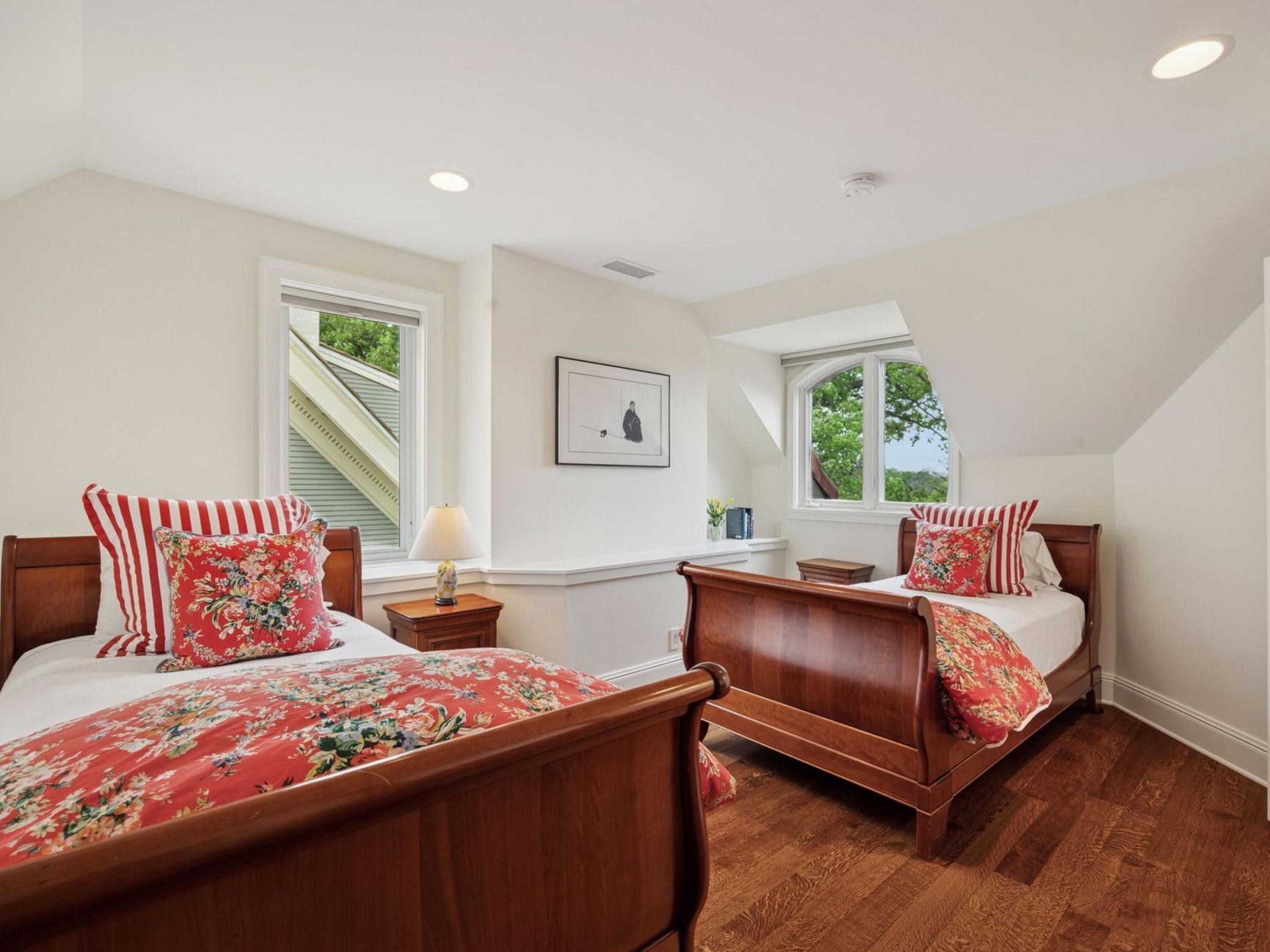 2683 E Lake Of The Isles Parkway