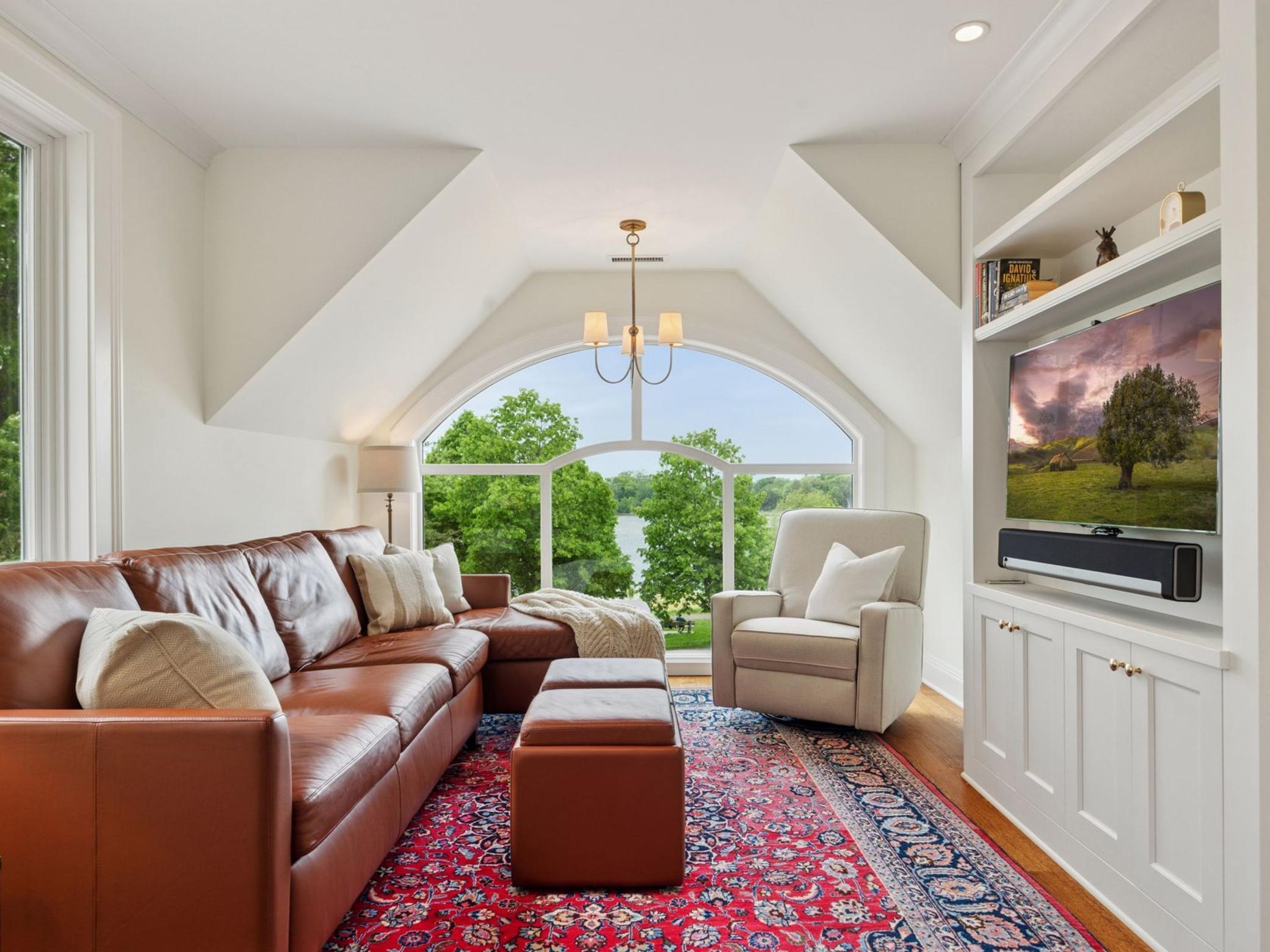 2683 E Lake Of The Isles Parkway