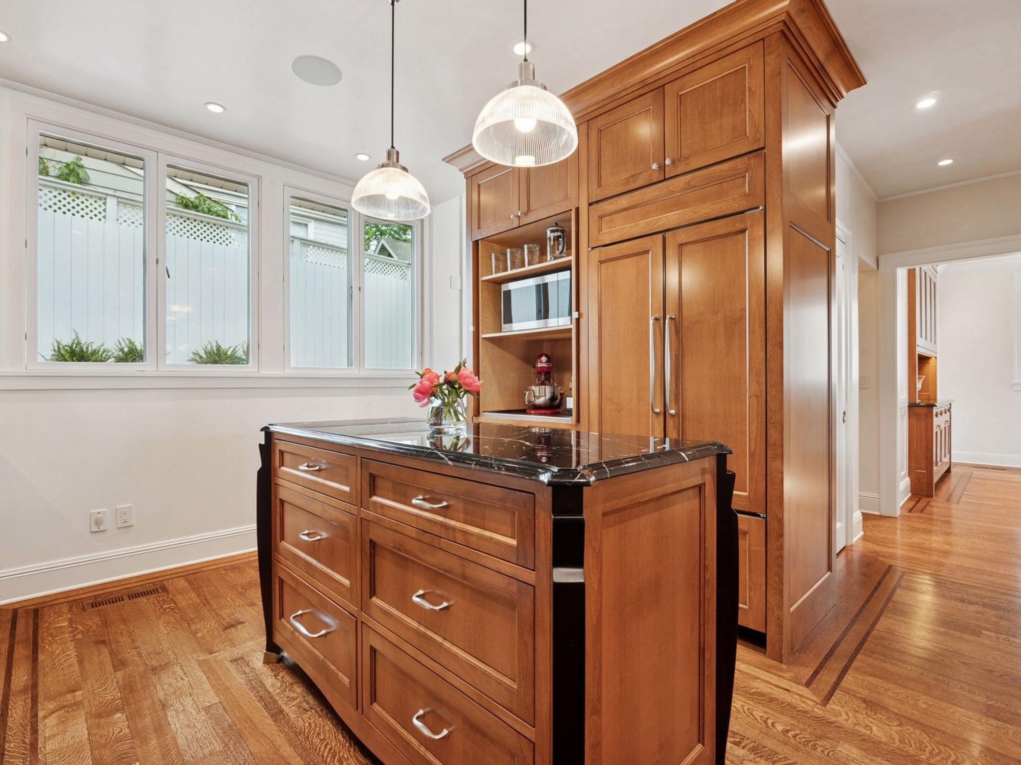 2683 E Lake Of The Isles Parkway