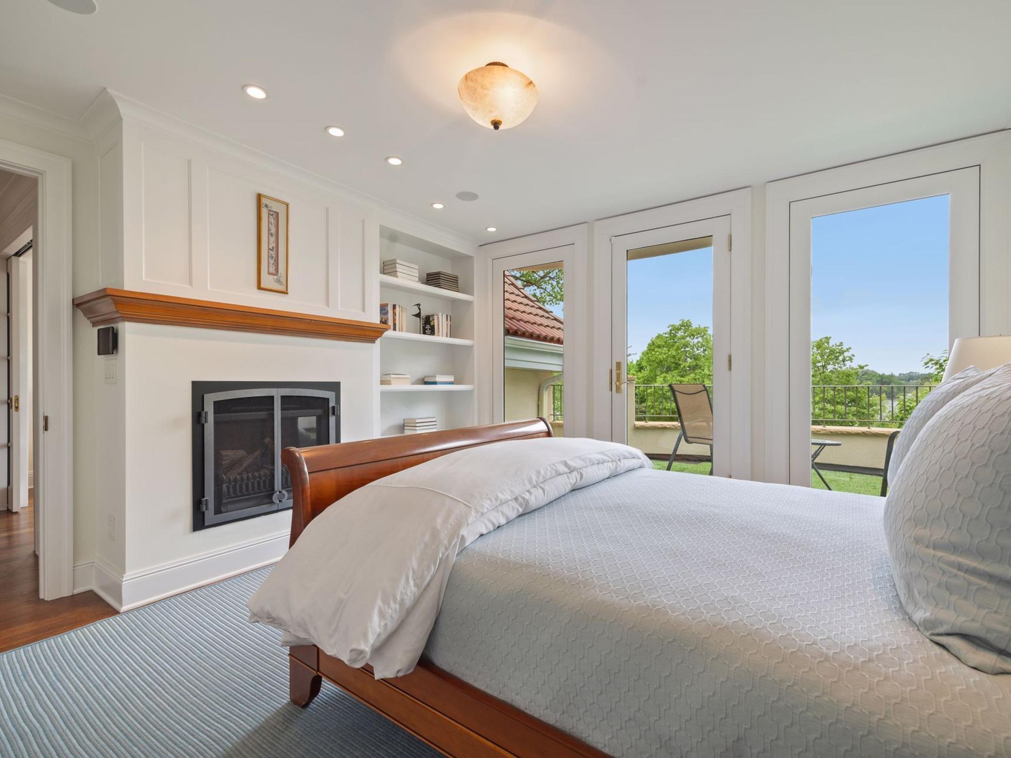 2683 E Lake Of The Isles Parkway