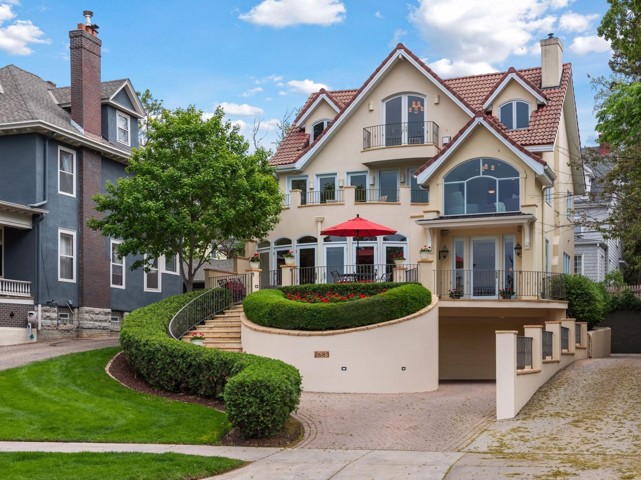 2683 E Lake Of The Isles Parkway