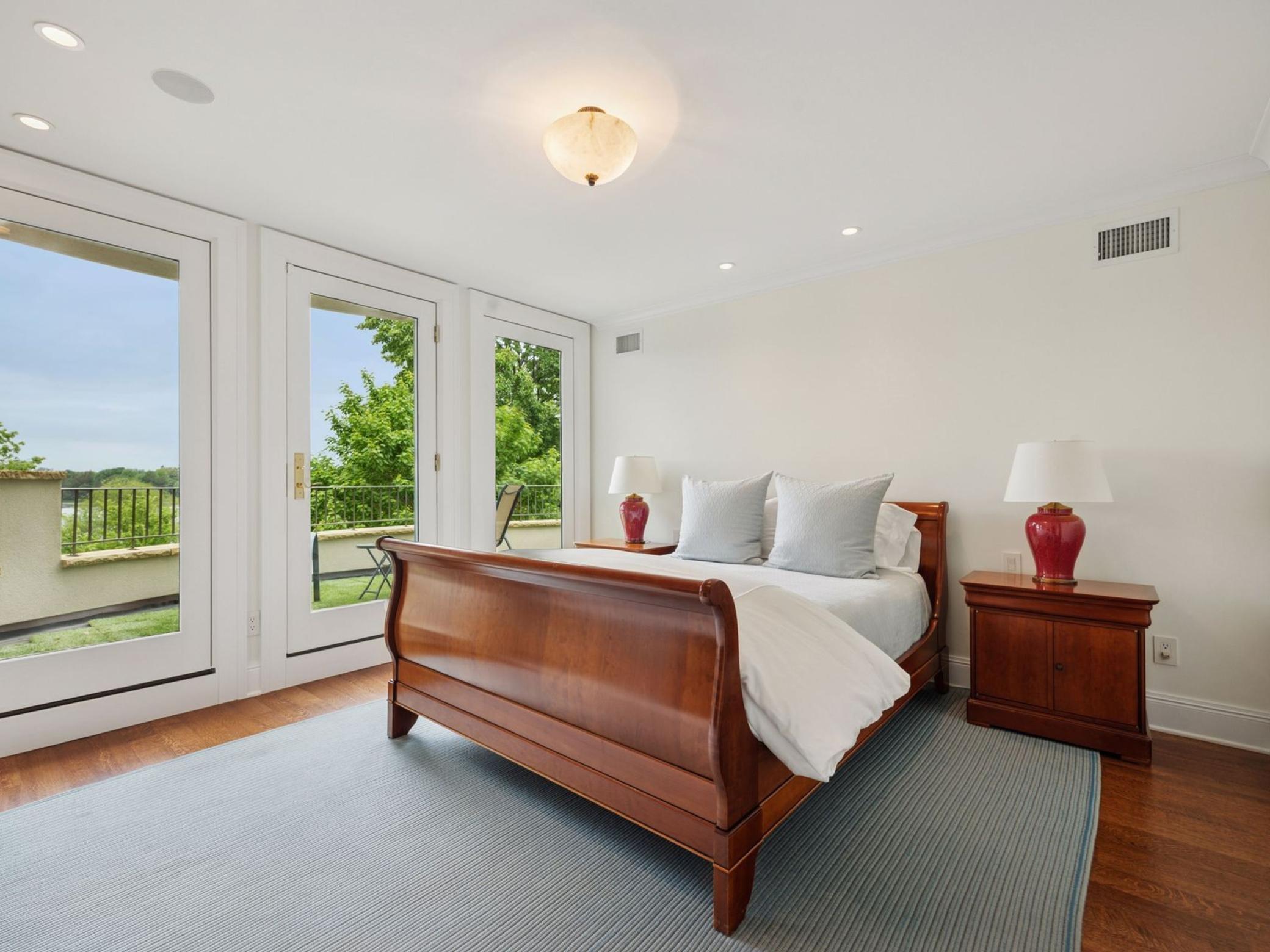 2683 E Lake Of The Isles Parkway