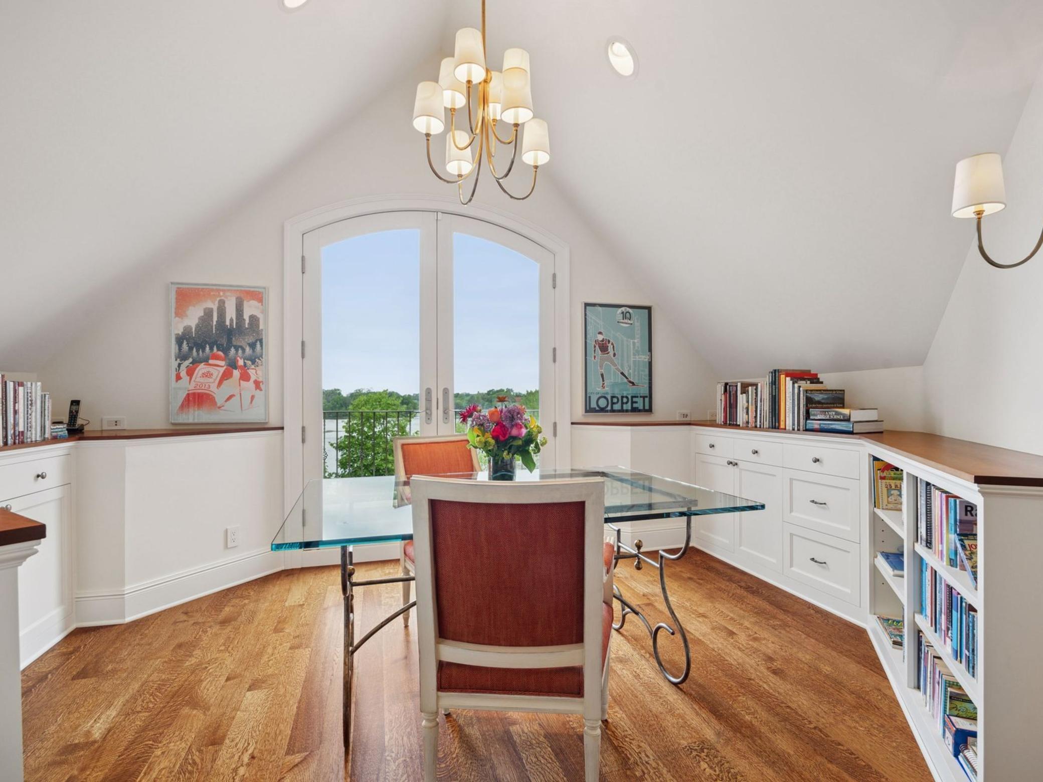 2683 E Lake Of The Isles Parkway