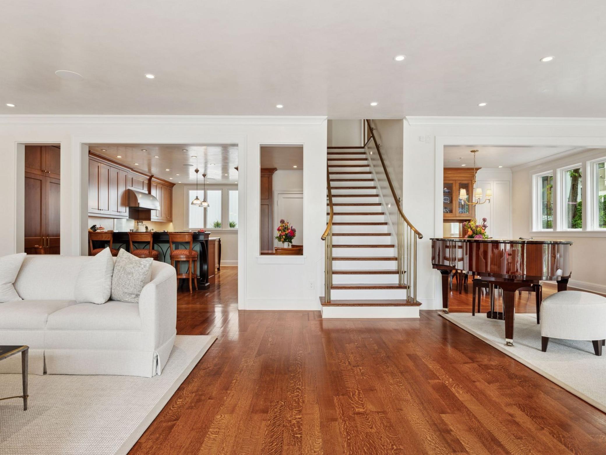 2683 E Lake Of The Isles Parkway