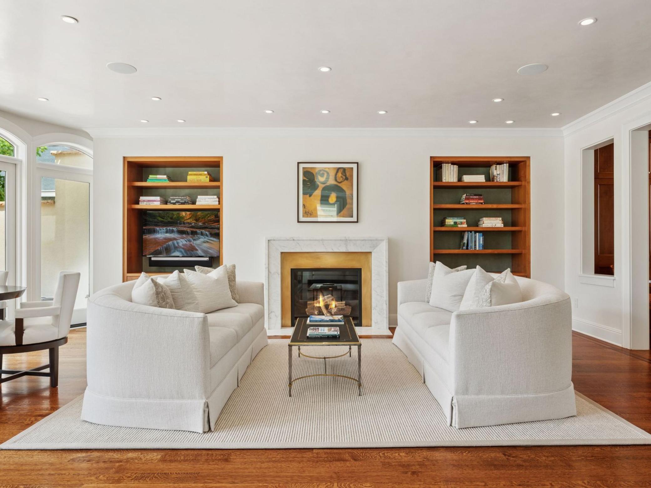 2683 E Lake Of The Isles Parkway