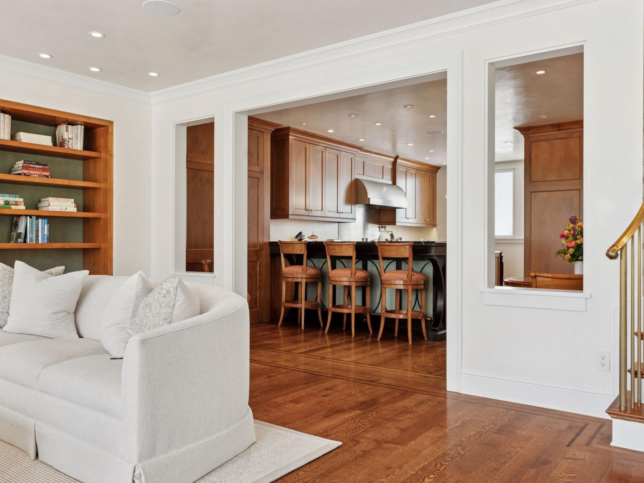 2683 E Lake Of The Isles Parkway