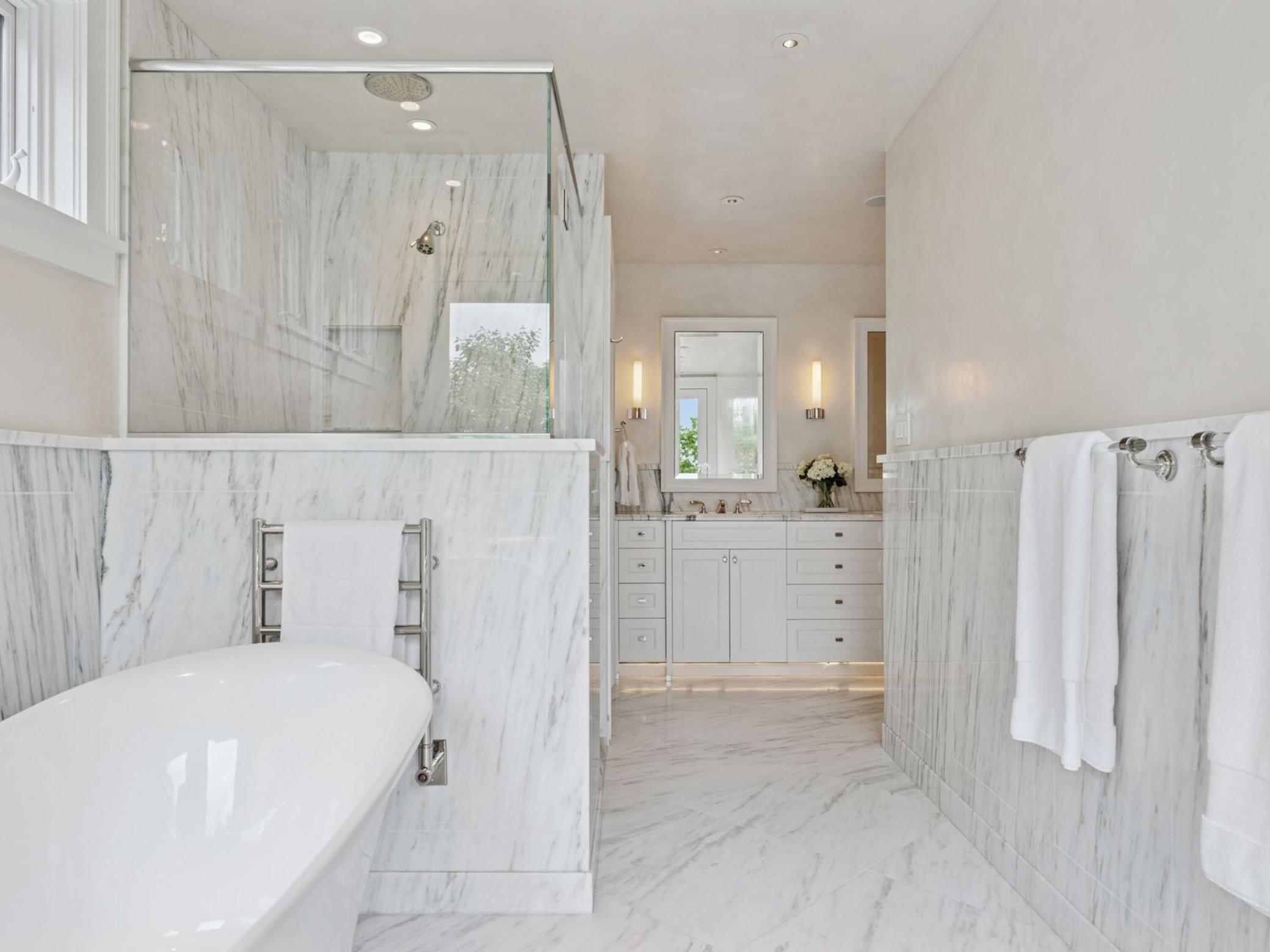 2683 E Lake Of The Isles Parkway