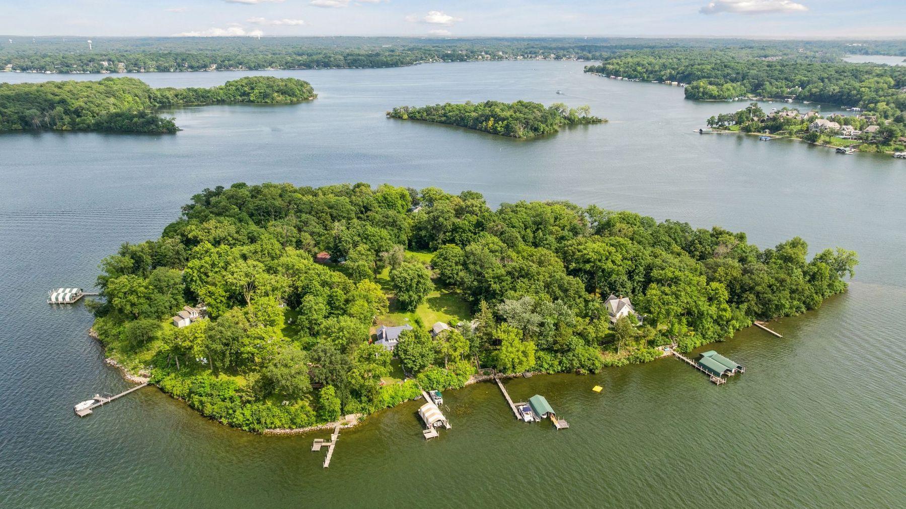 4793 Crane Island