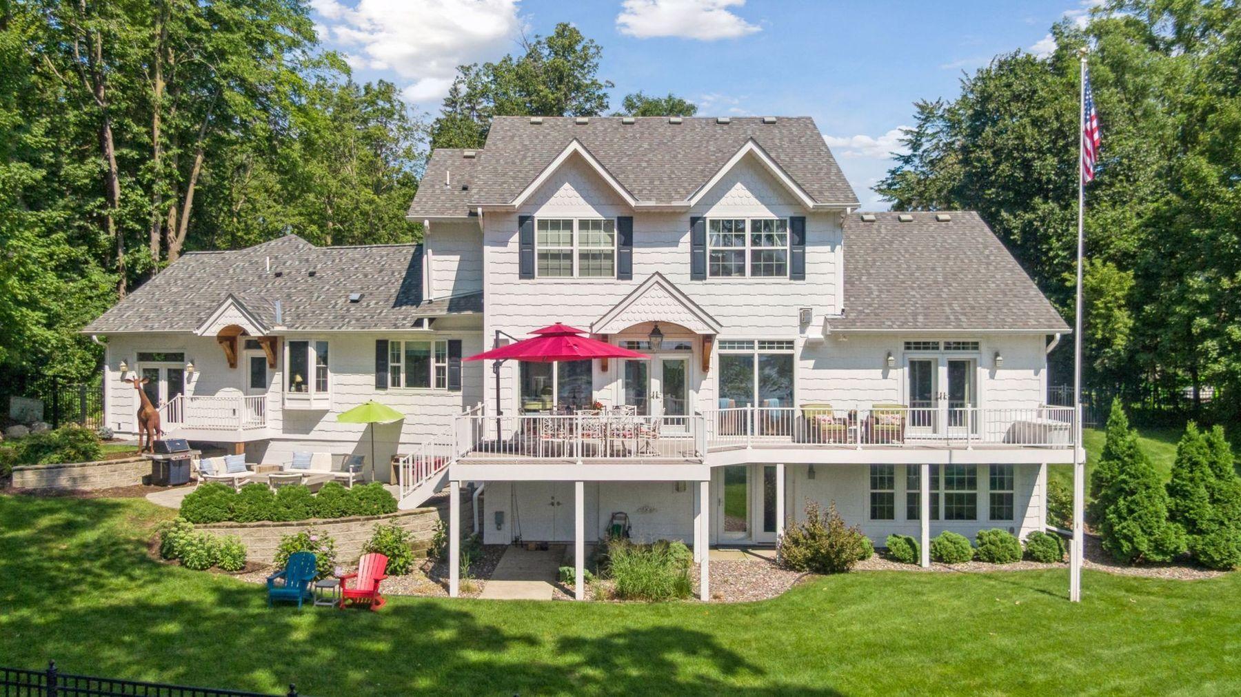 3017 Brooks Lane