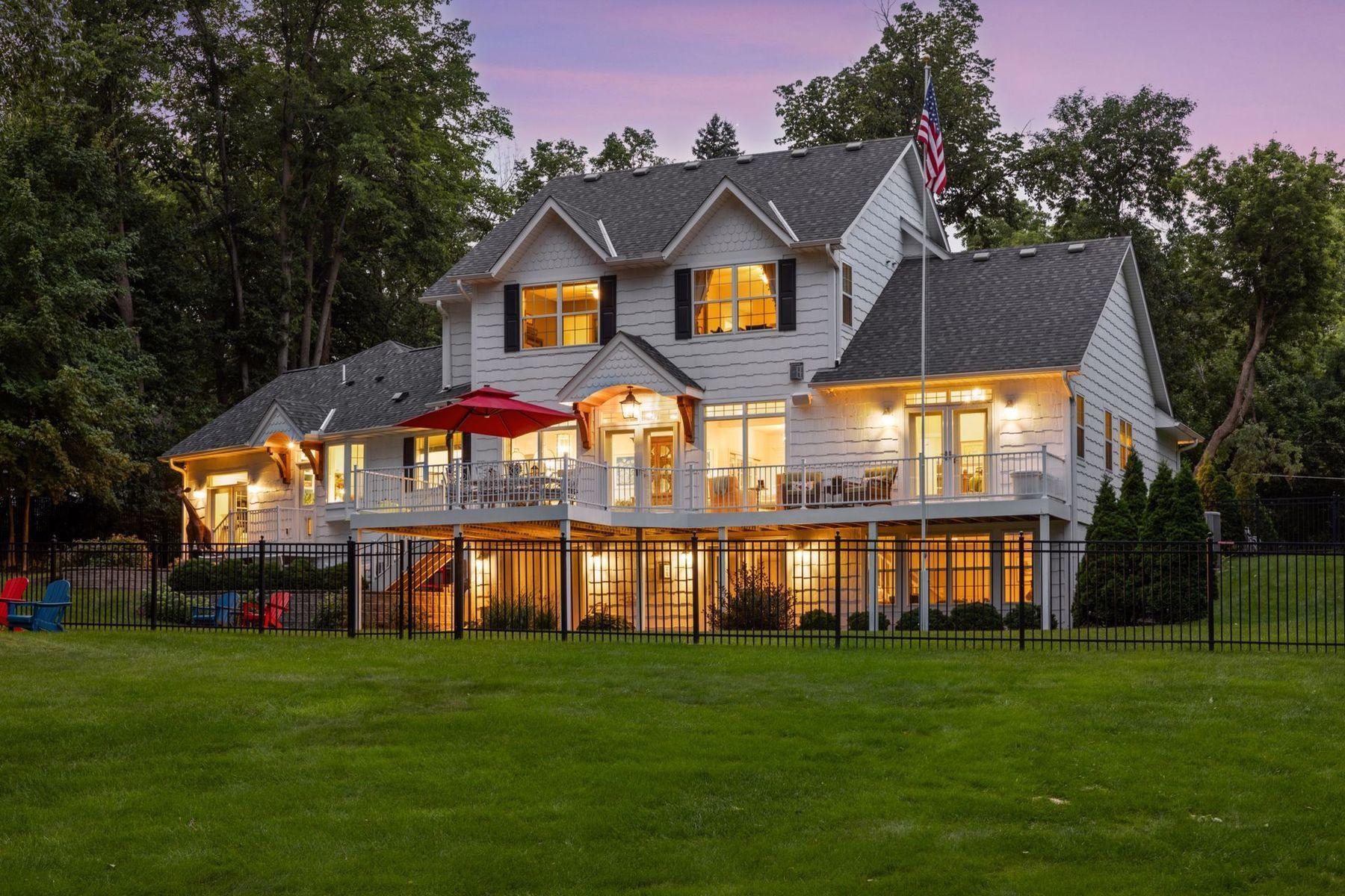 3017 Brooks Lane