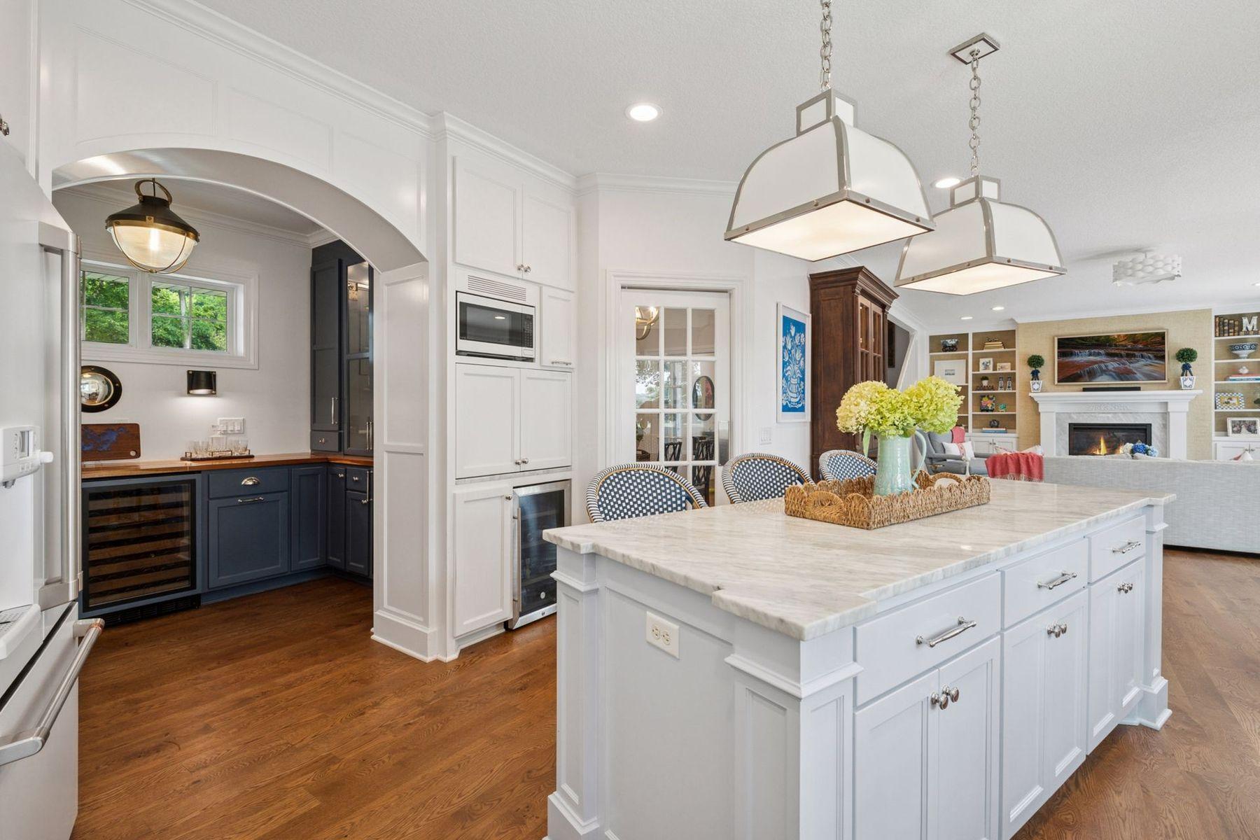 3017 Brooks Lane