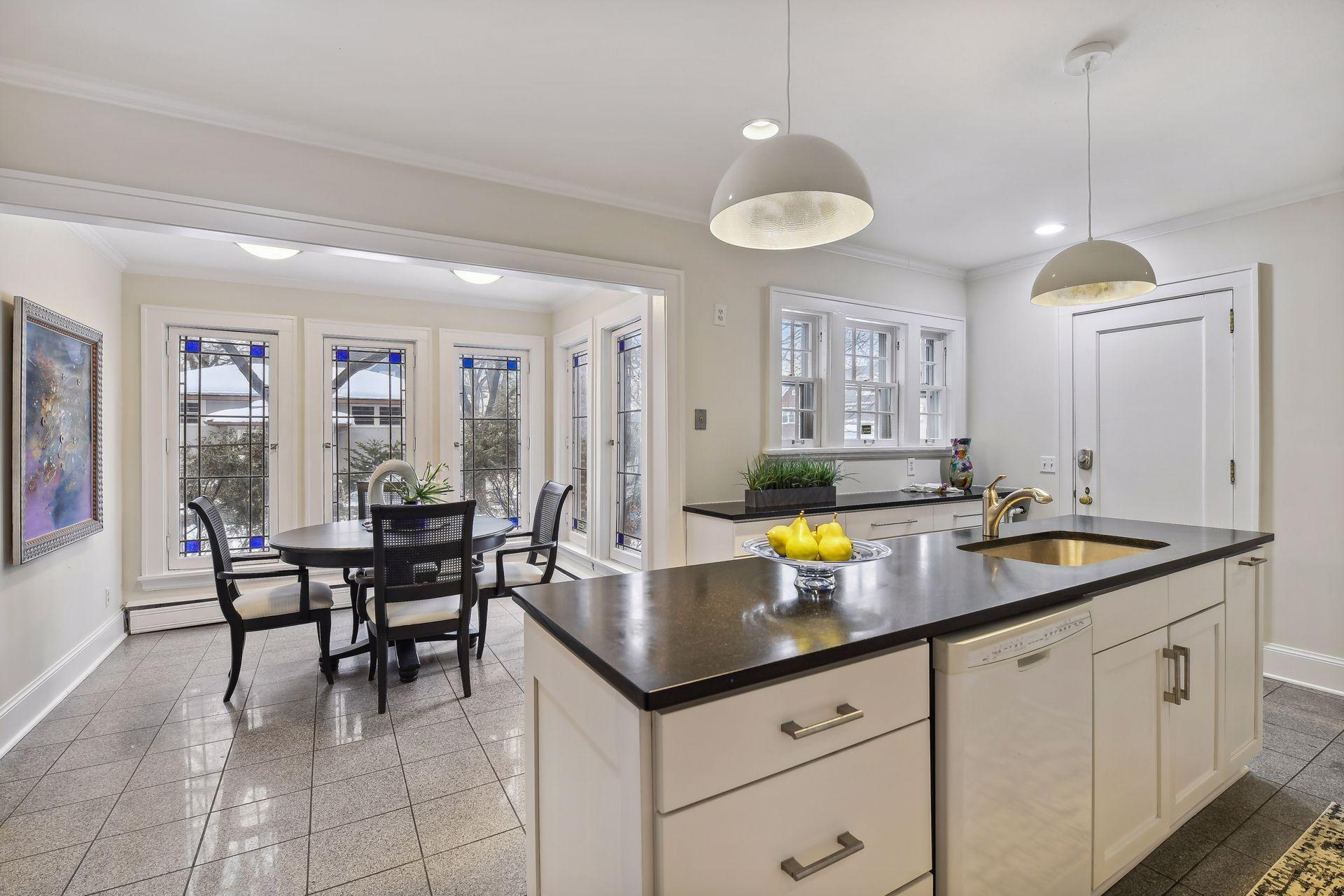 1820 Girard Avenue S Unit: 1