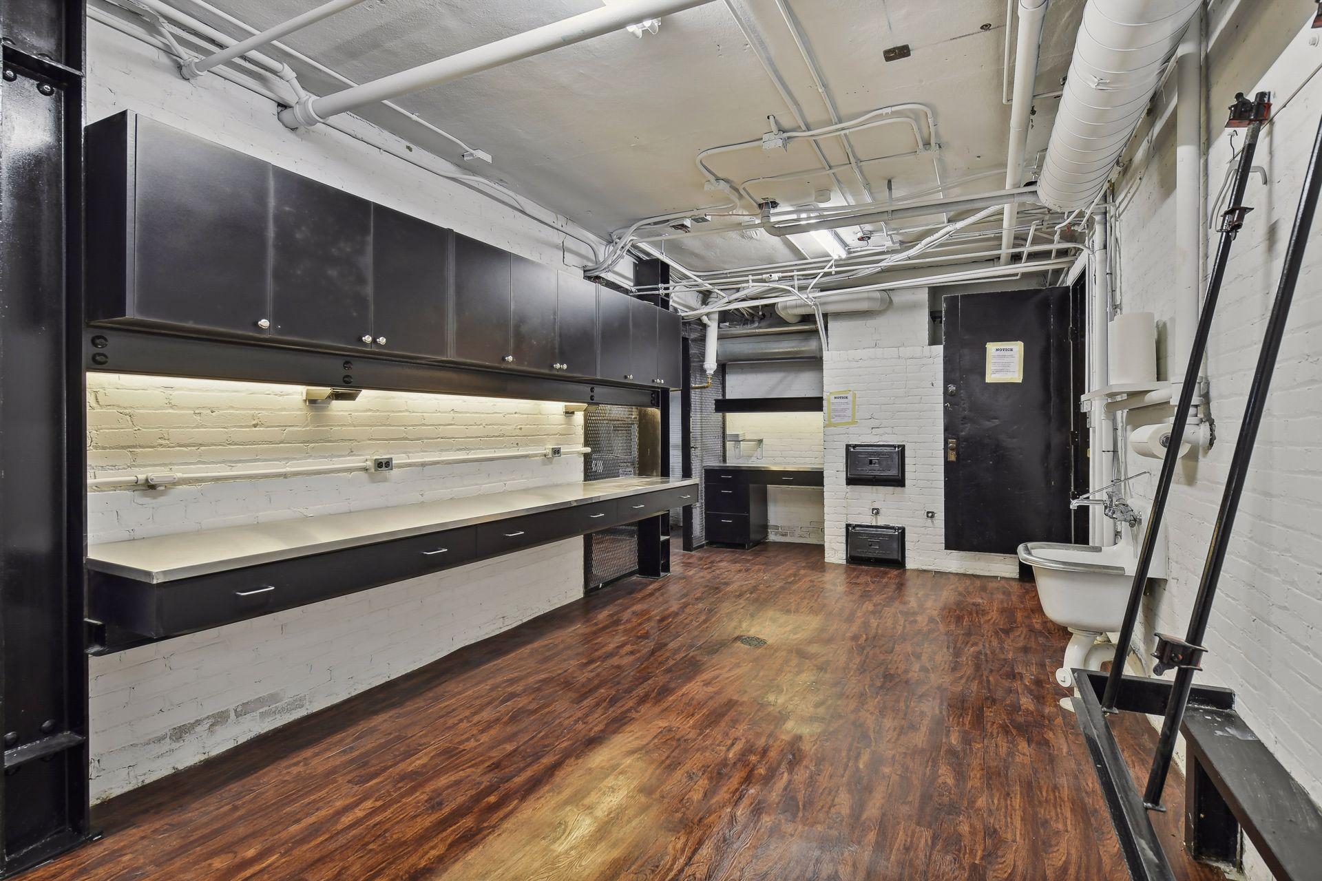 1820 Girard Avenue S Unit: 1