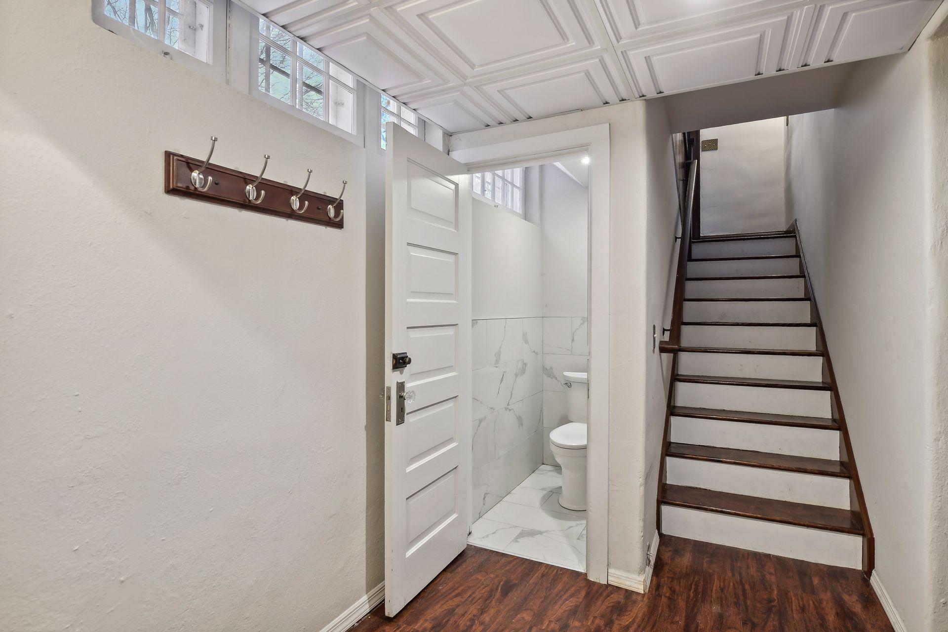 1820 Girard Avenue S Unit: 1