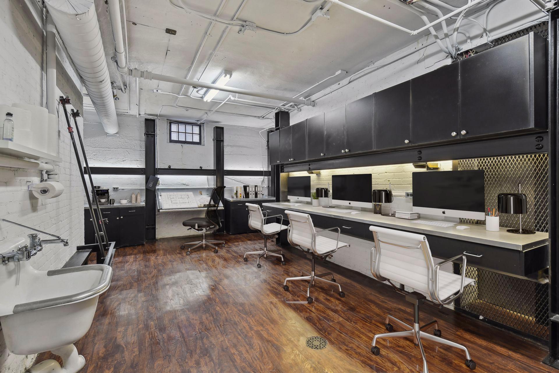 1820 Girard Avenue S Unit: 1