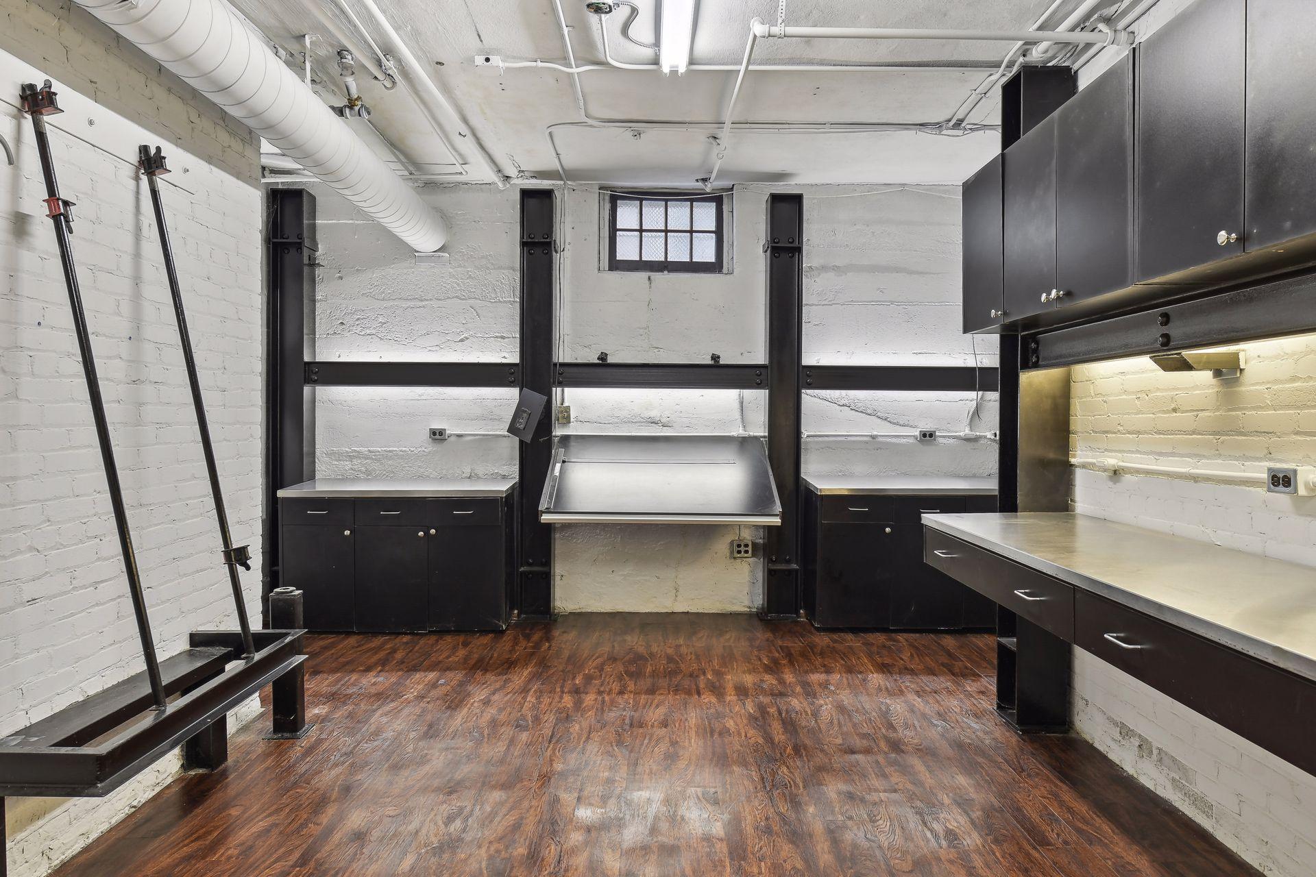 1820 Girard Avenue S Unit: 1