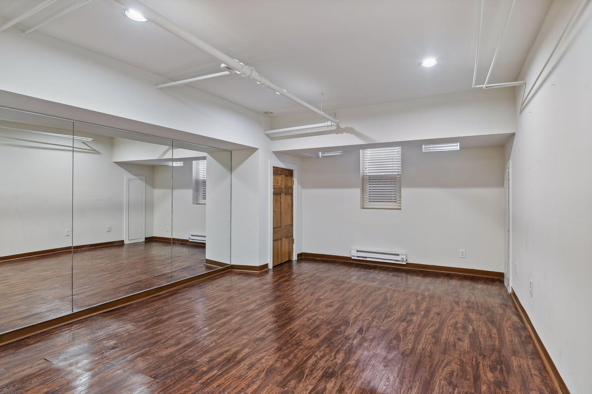 1820 Girard Avenue S Unit: 1