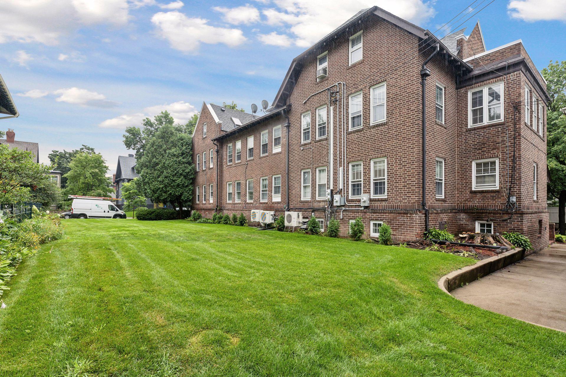 1820 Girard Avenue S Unit: 1