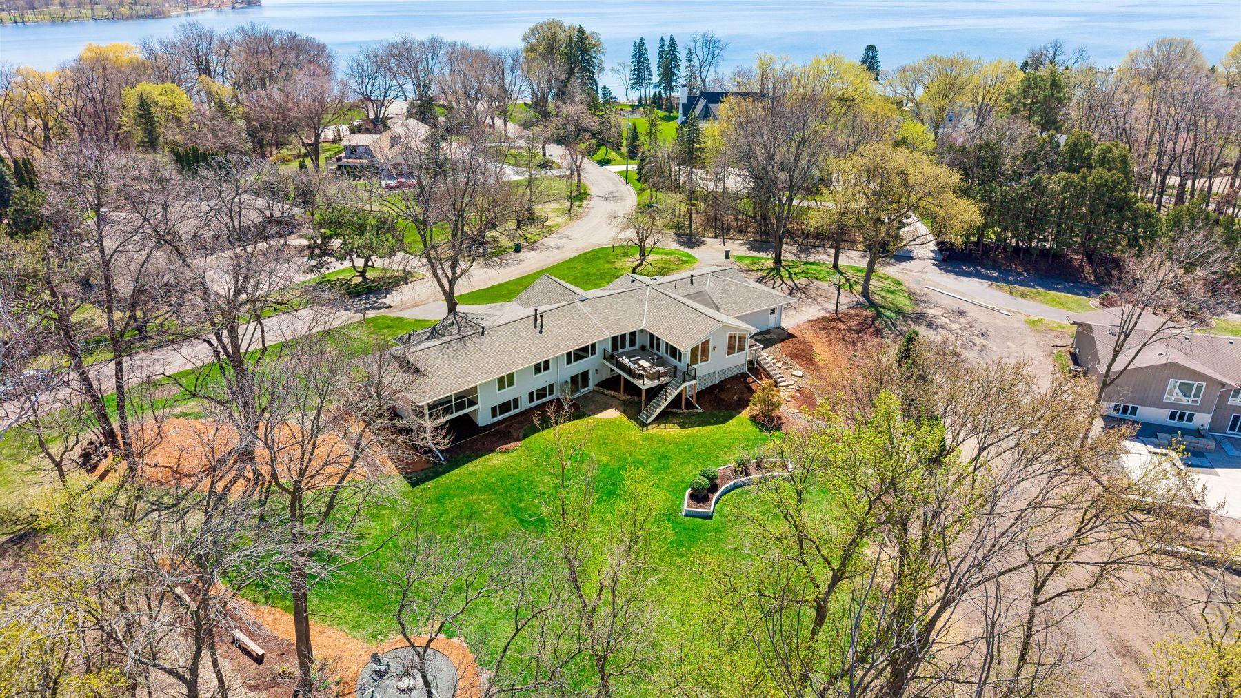1155 Heritage Lane