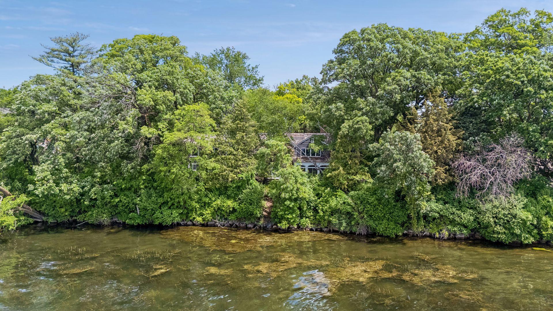 2425 N Shore Drive