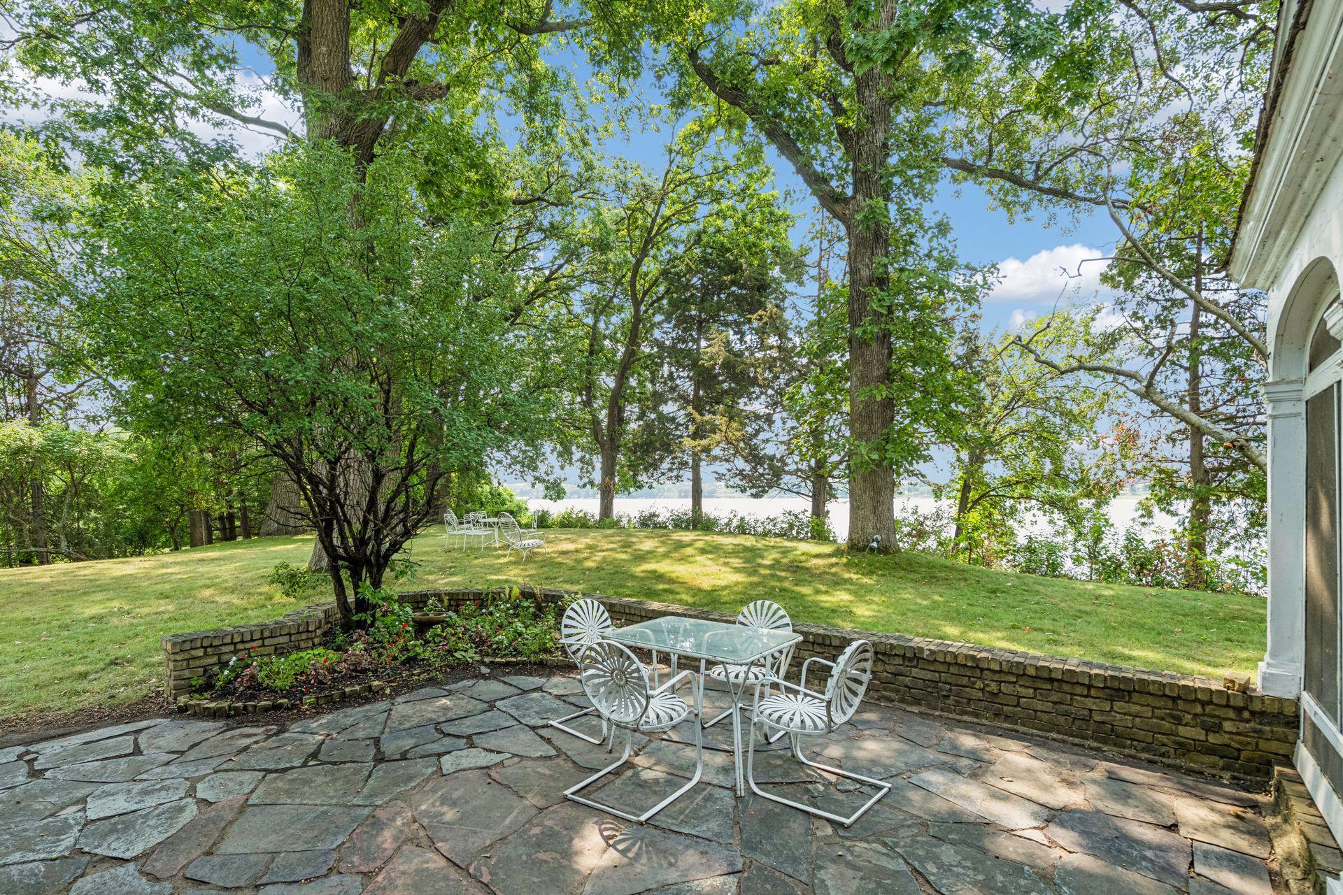2425 N Shore Drive