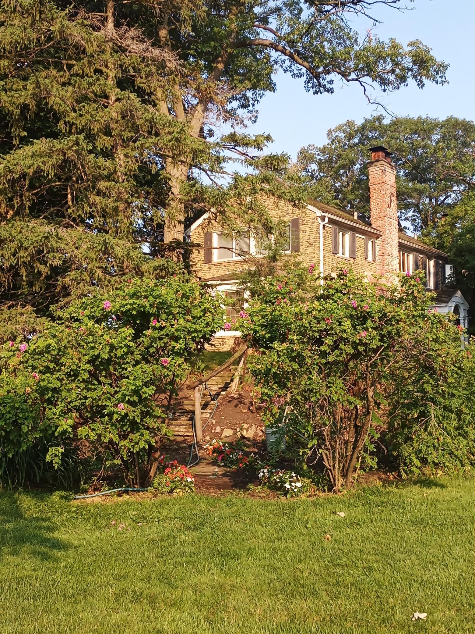 2425 N Shore Drive