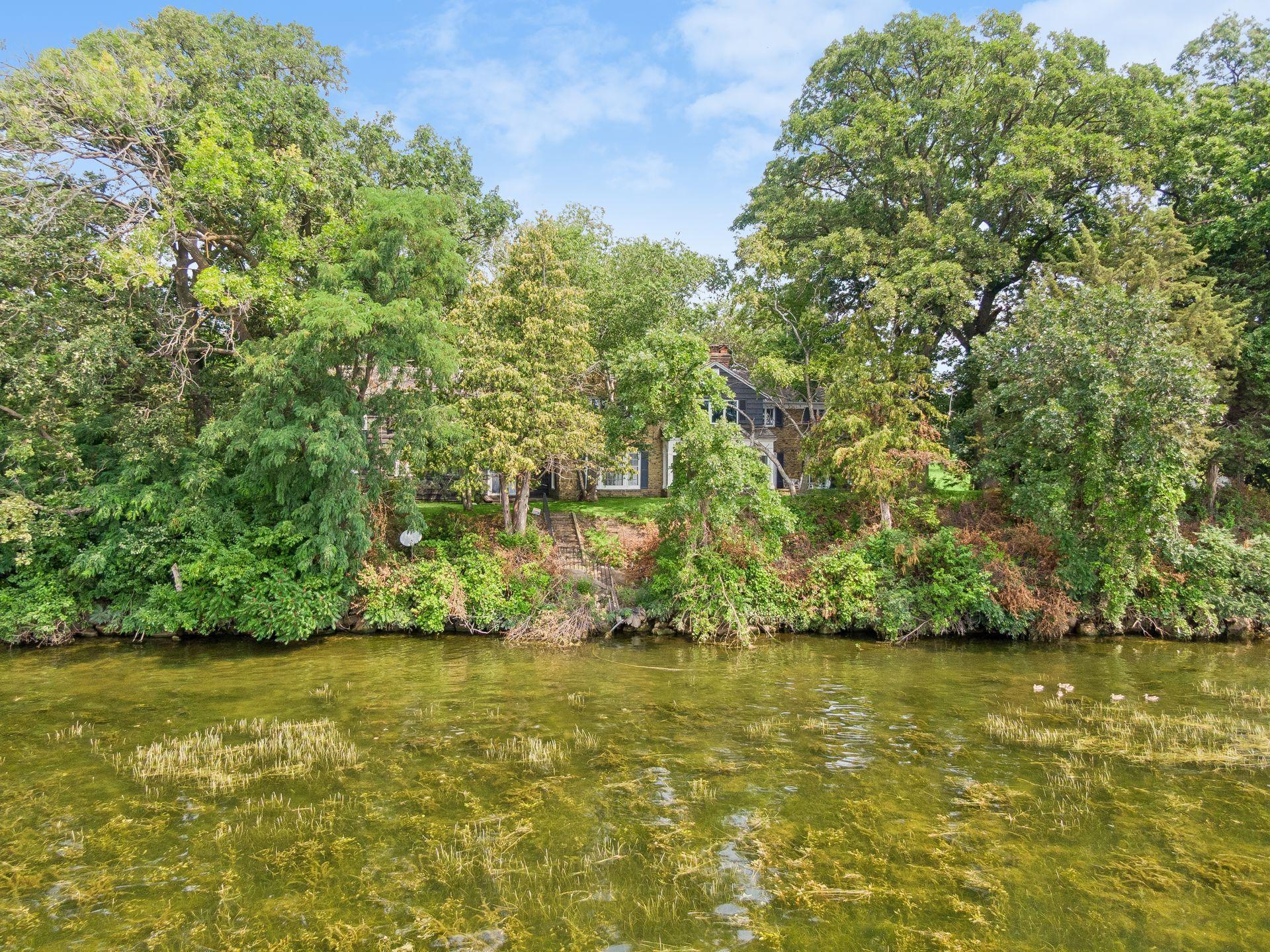 2425 N Shore Drive
