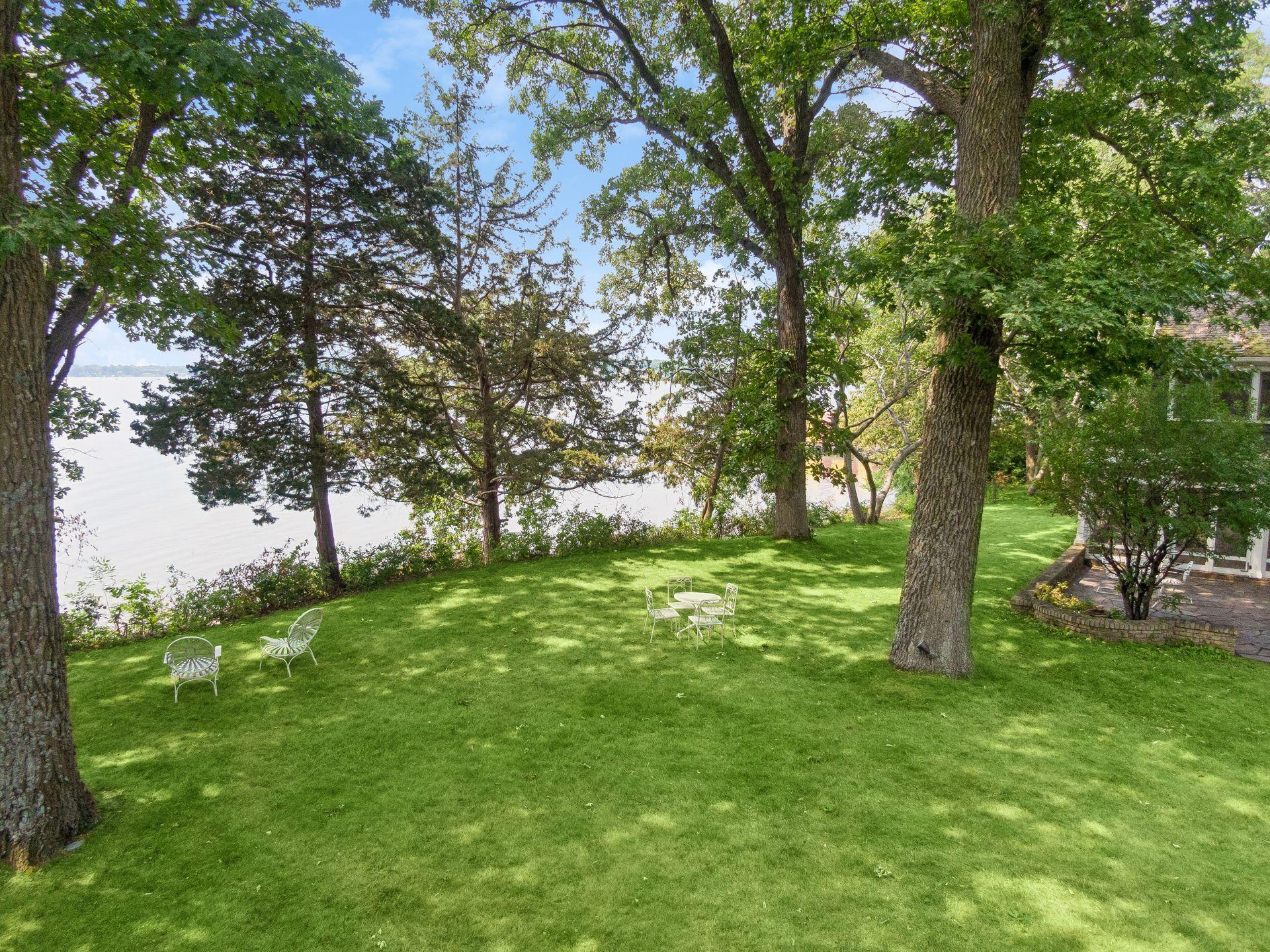 2425 N Shore Drive