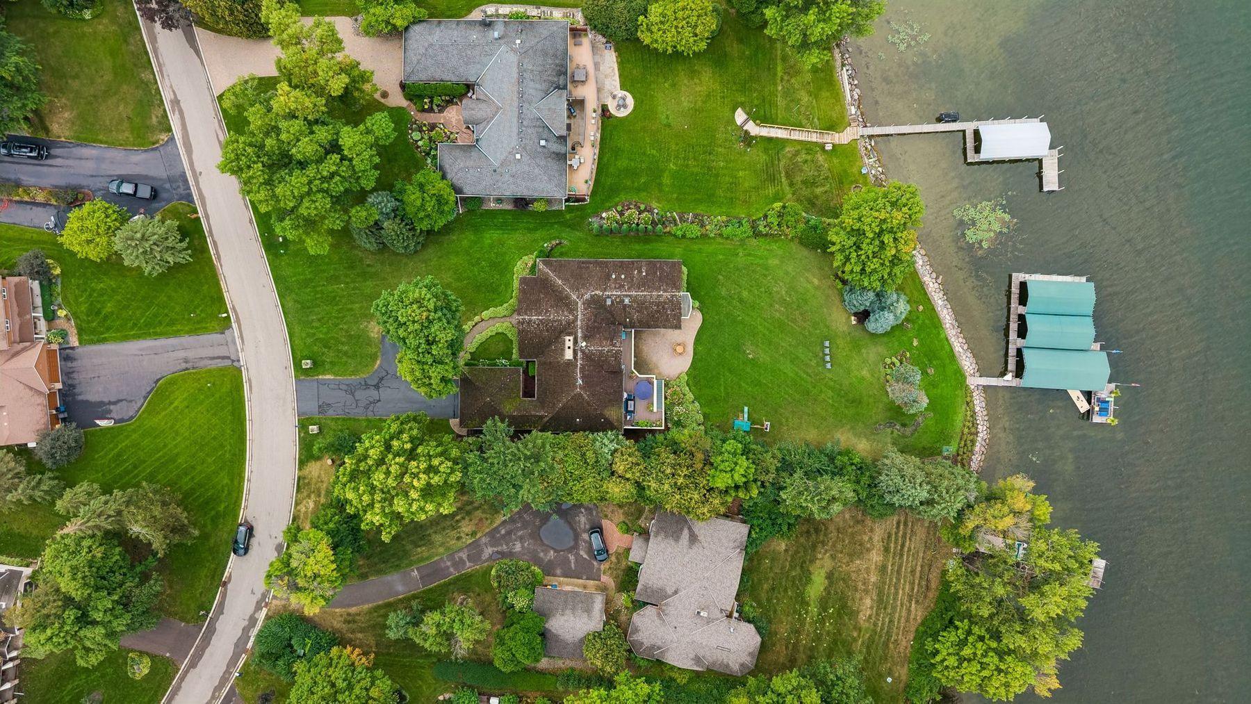 5940 Loring Drive