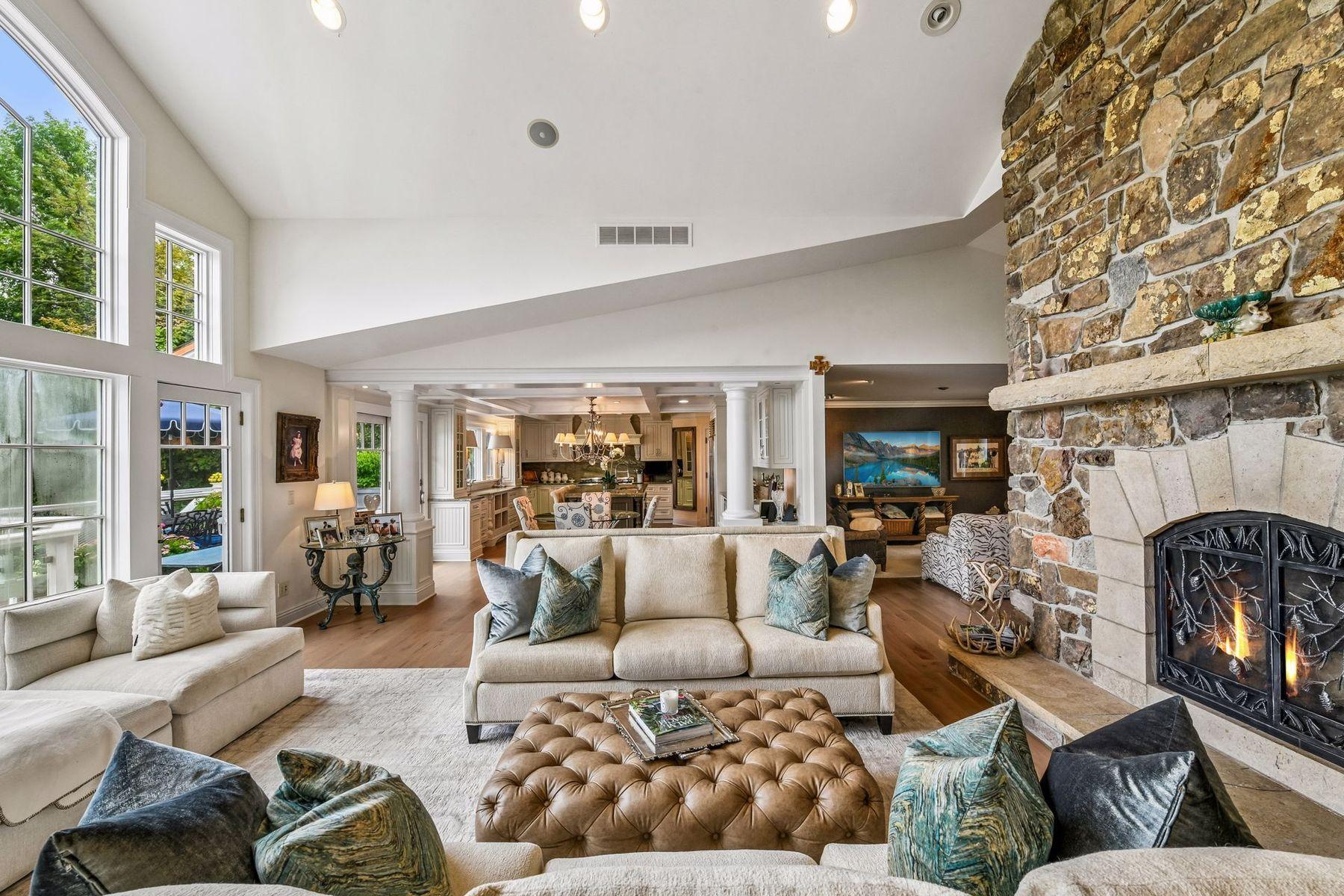 5940 Loring Drive