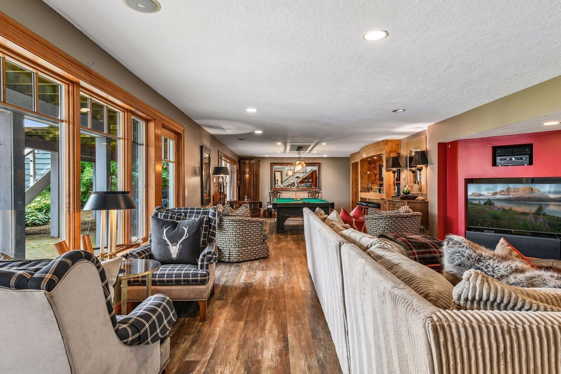 5940 Loring Drive