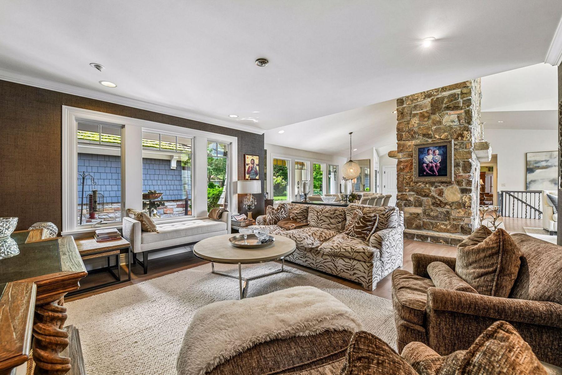 5940 Loring Drive