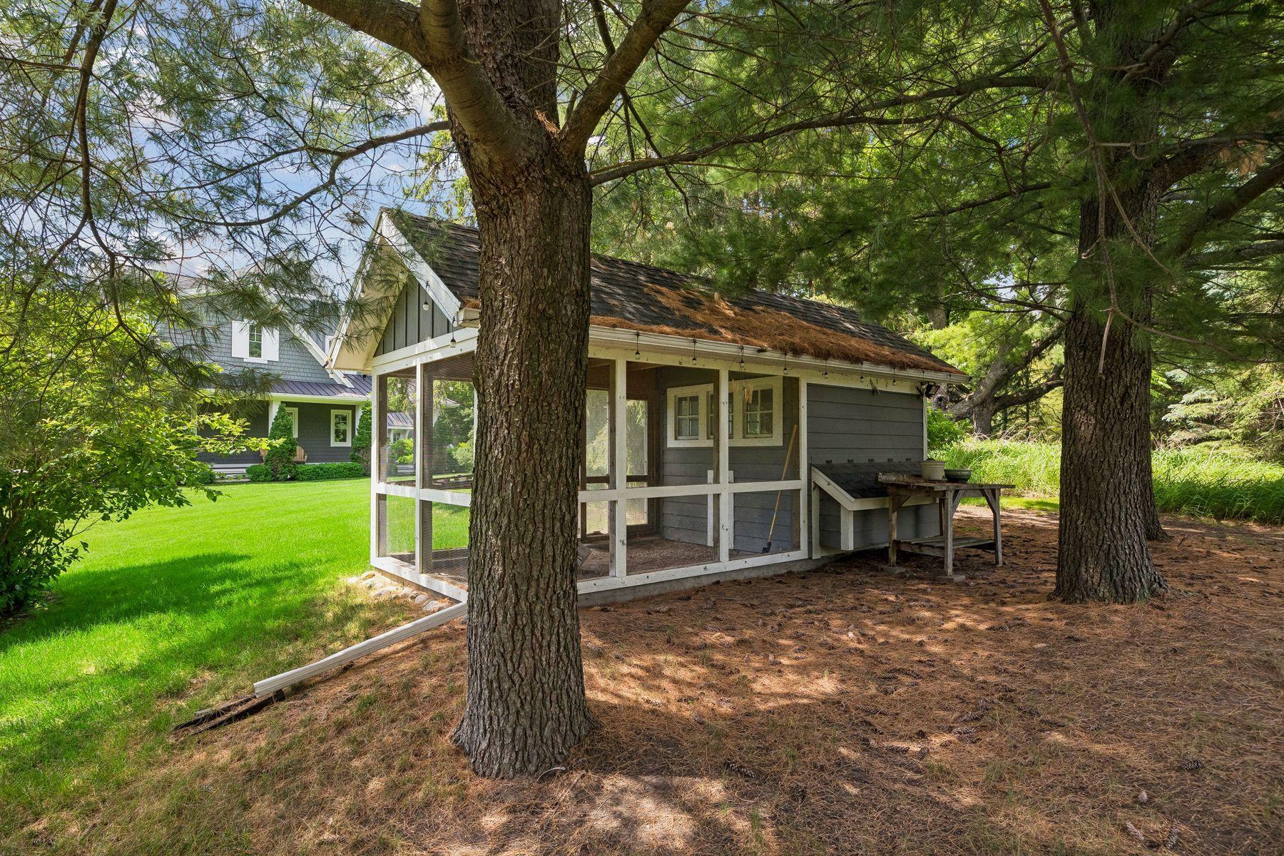 4565 Bayside Road