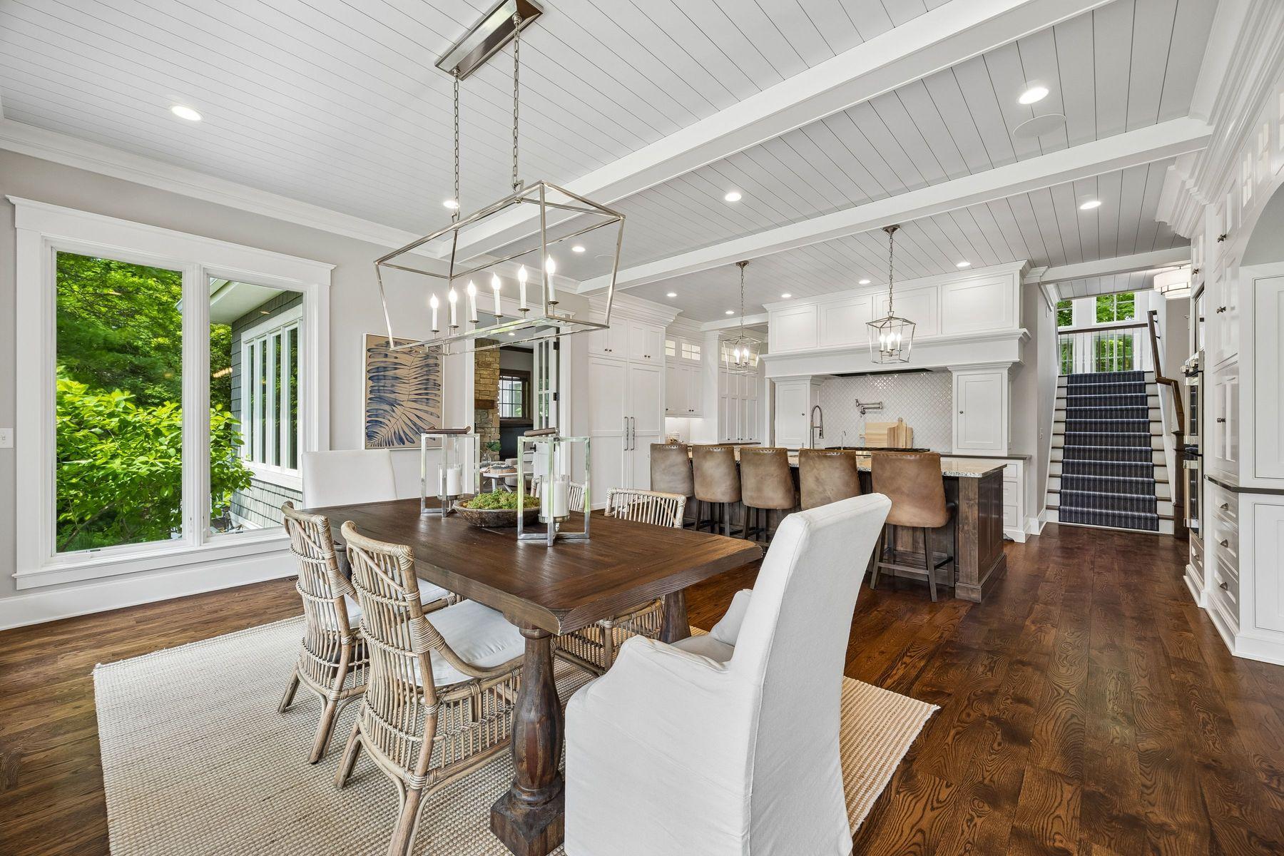 4565 Bayside Road