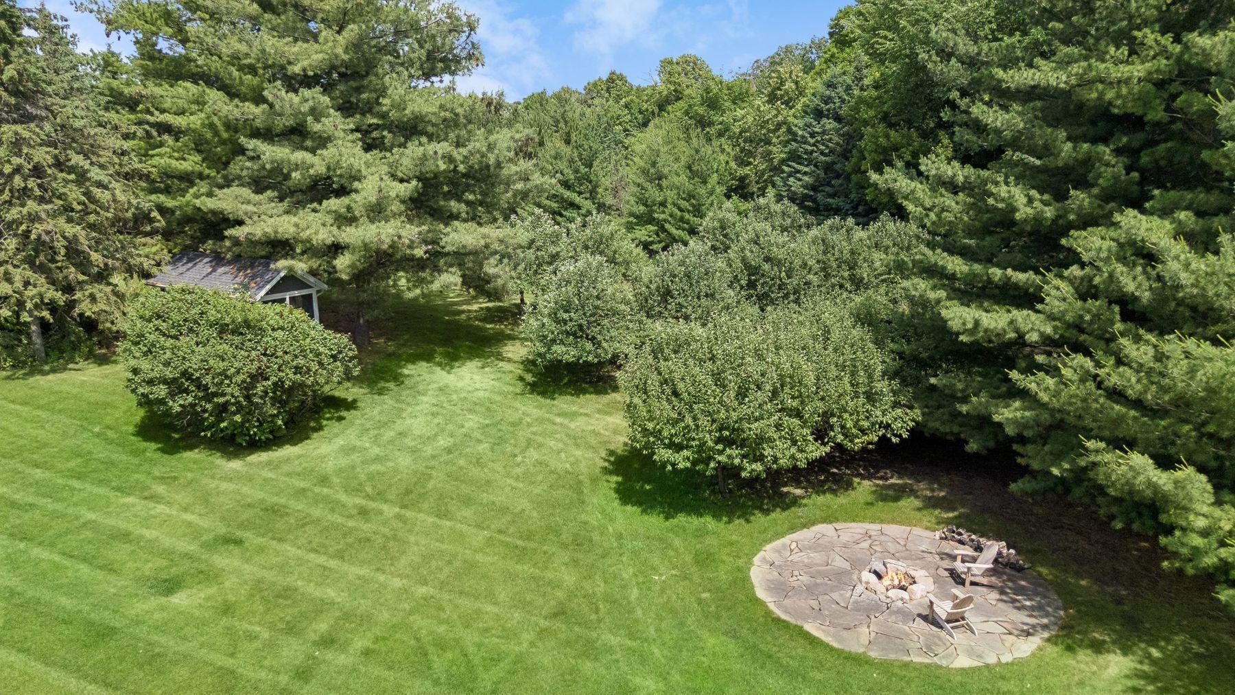 4565 Bayside Road