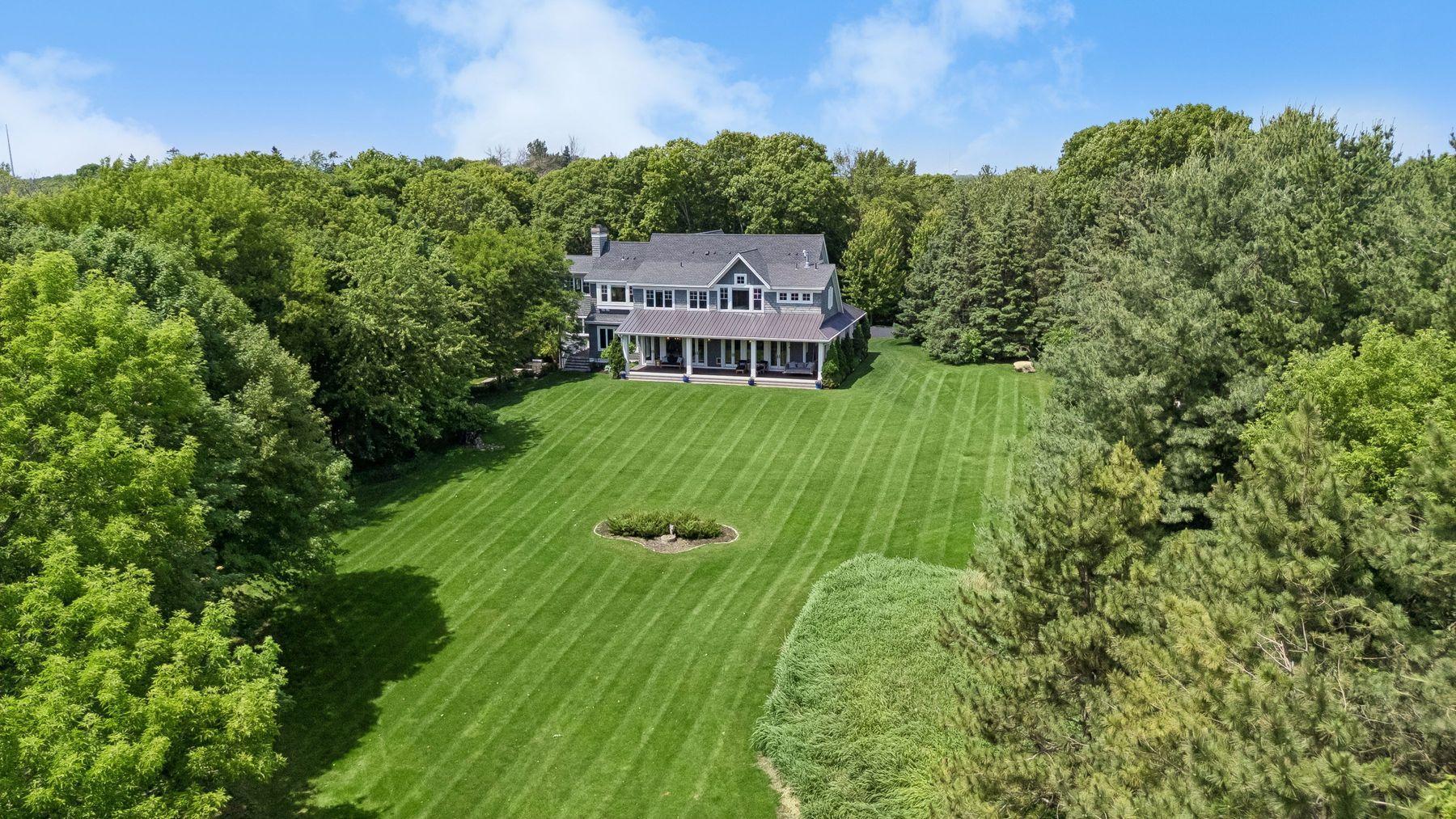 4565 Bayside Road