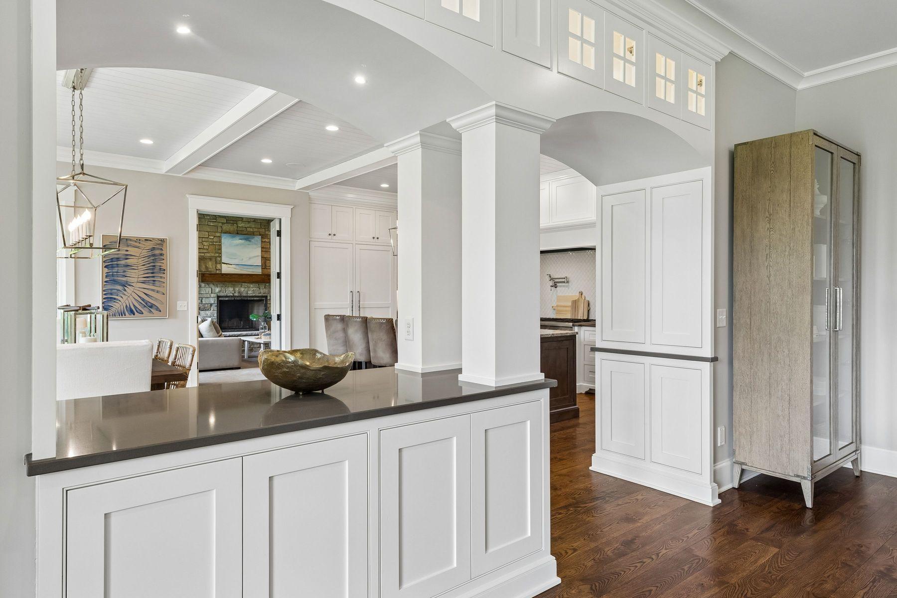 4565 Bayside Road