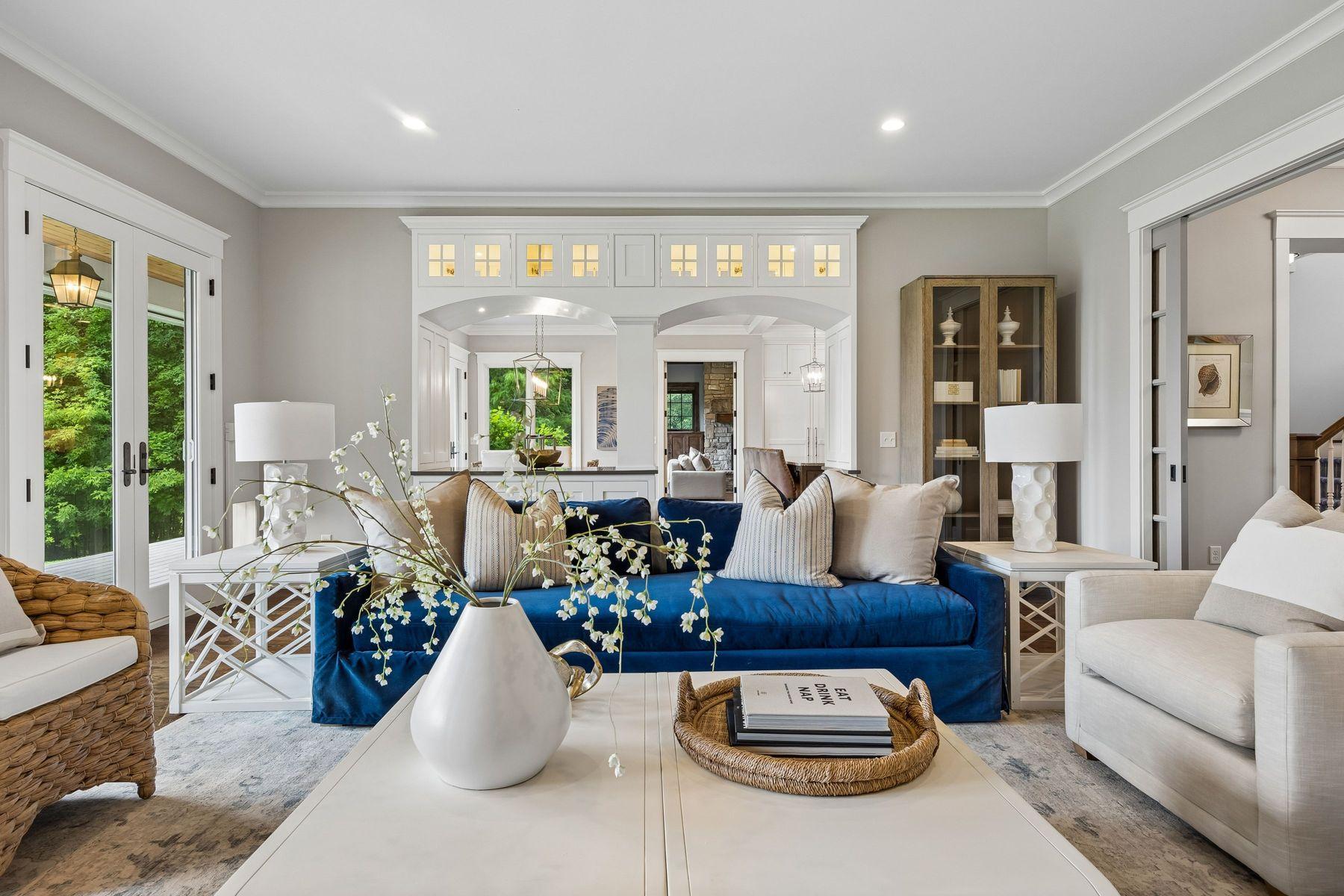 4565 Bayside Road
