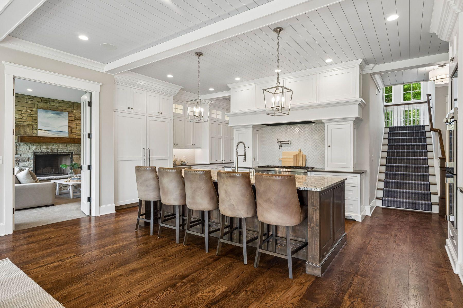 4565 Bayside Road