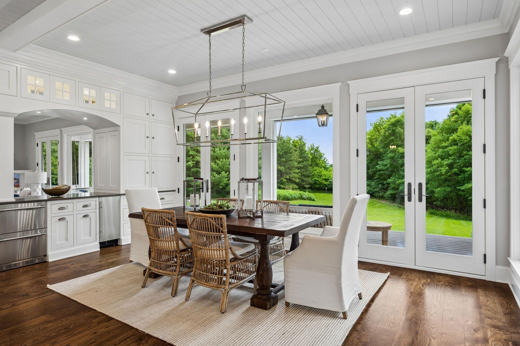 4565 Bayside Road